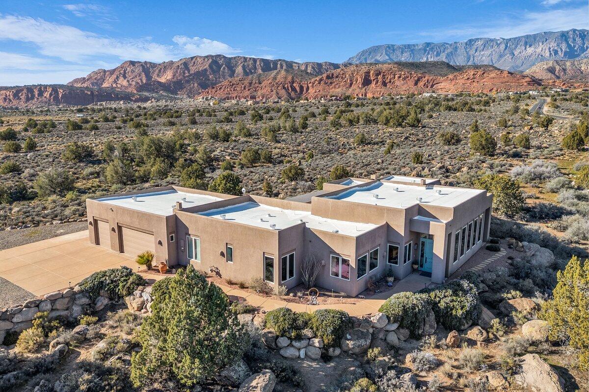 LEEDS TOWNSITE - Residential