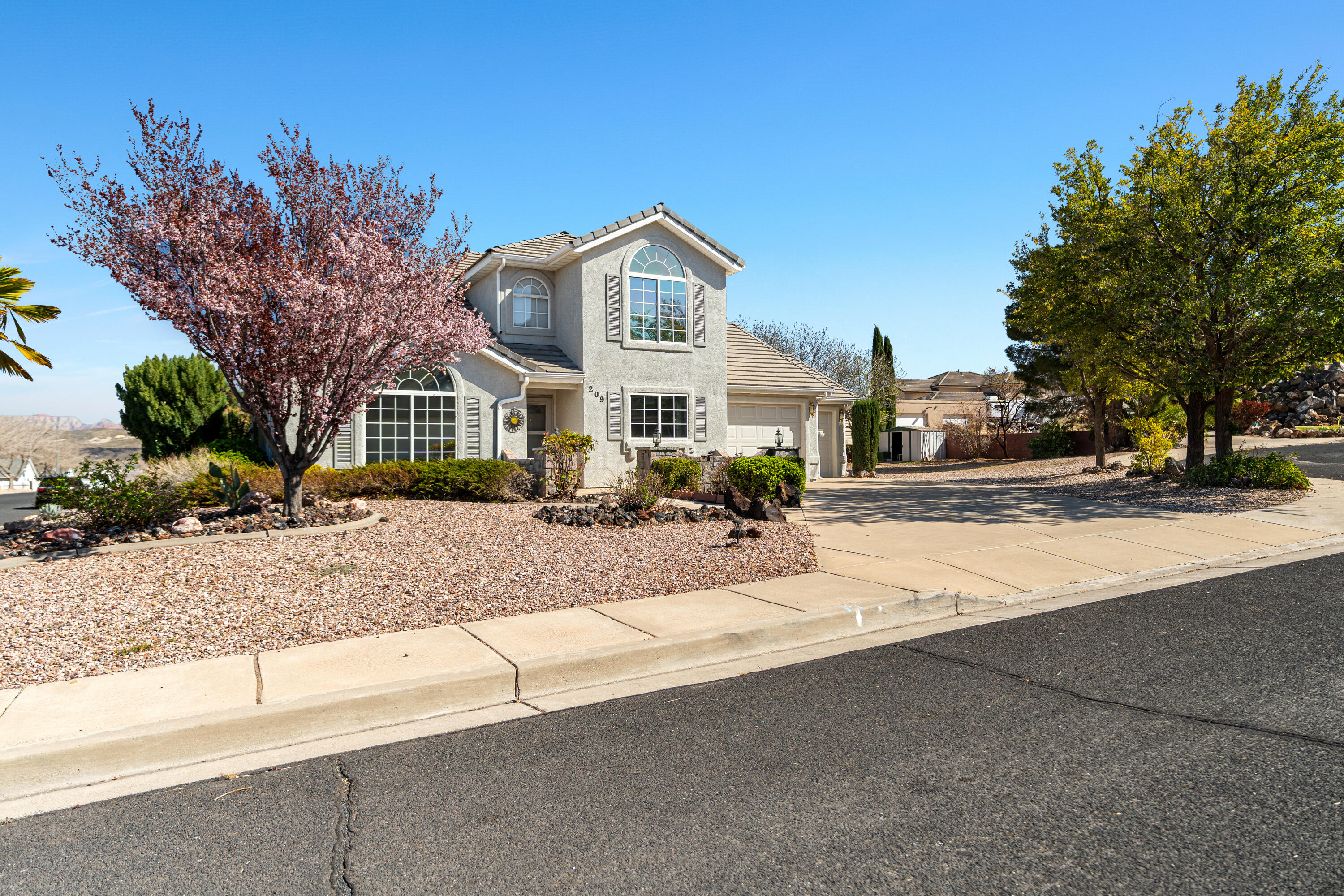 SANTA FE HILLS - Residential