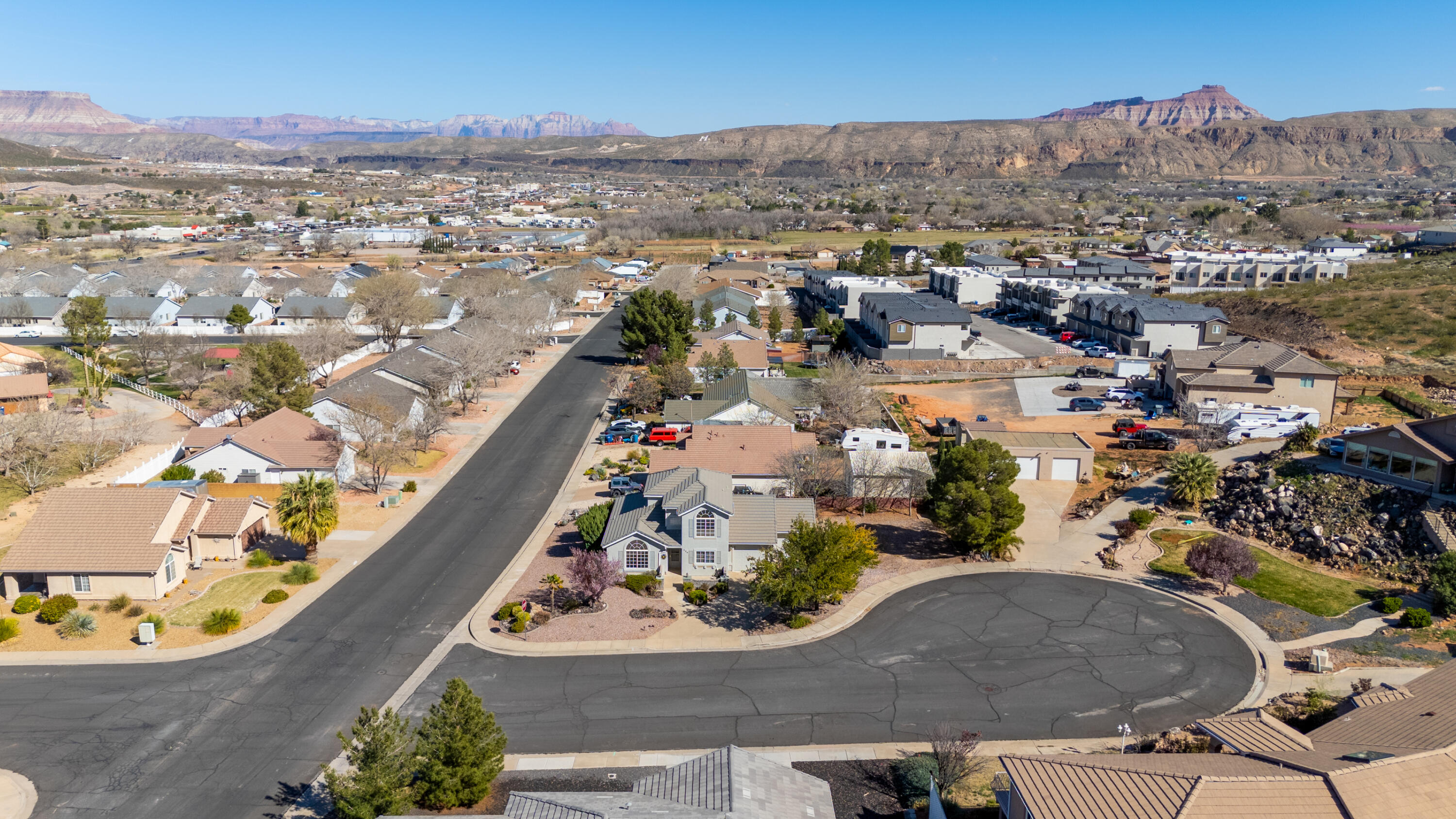 SANTA FE HILLS - Residential