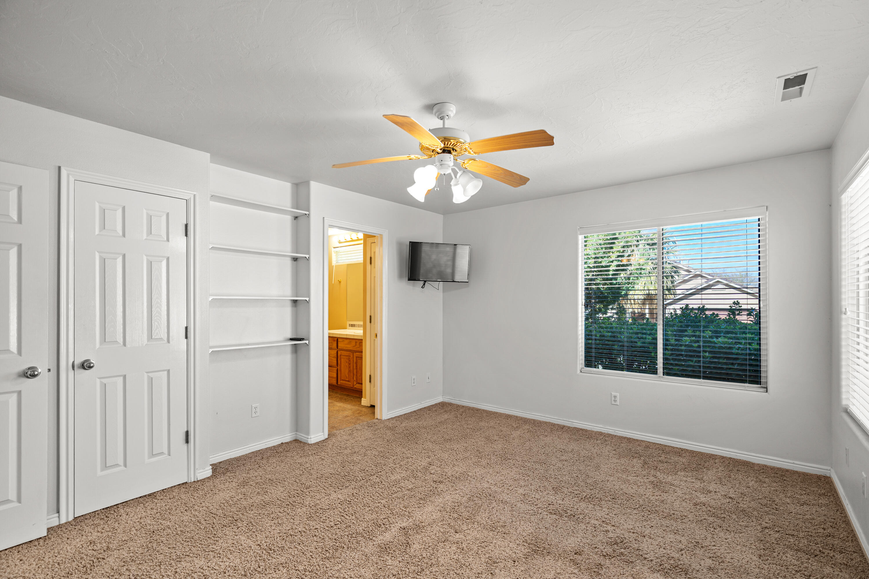 SANTA FE HILLS - Residential