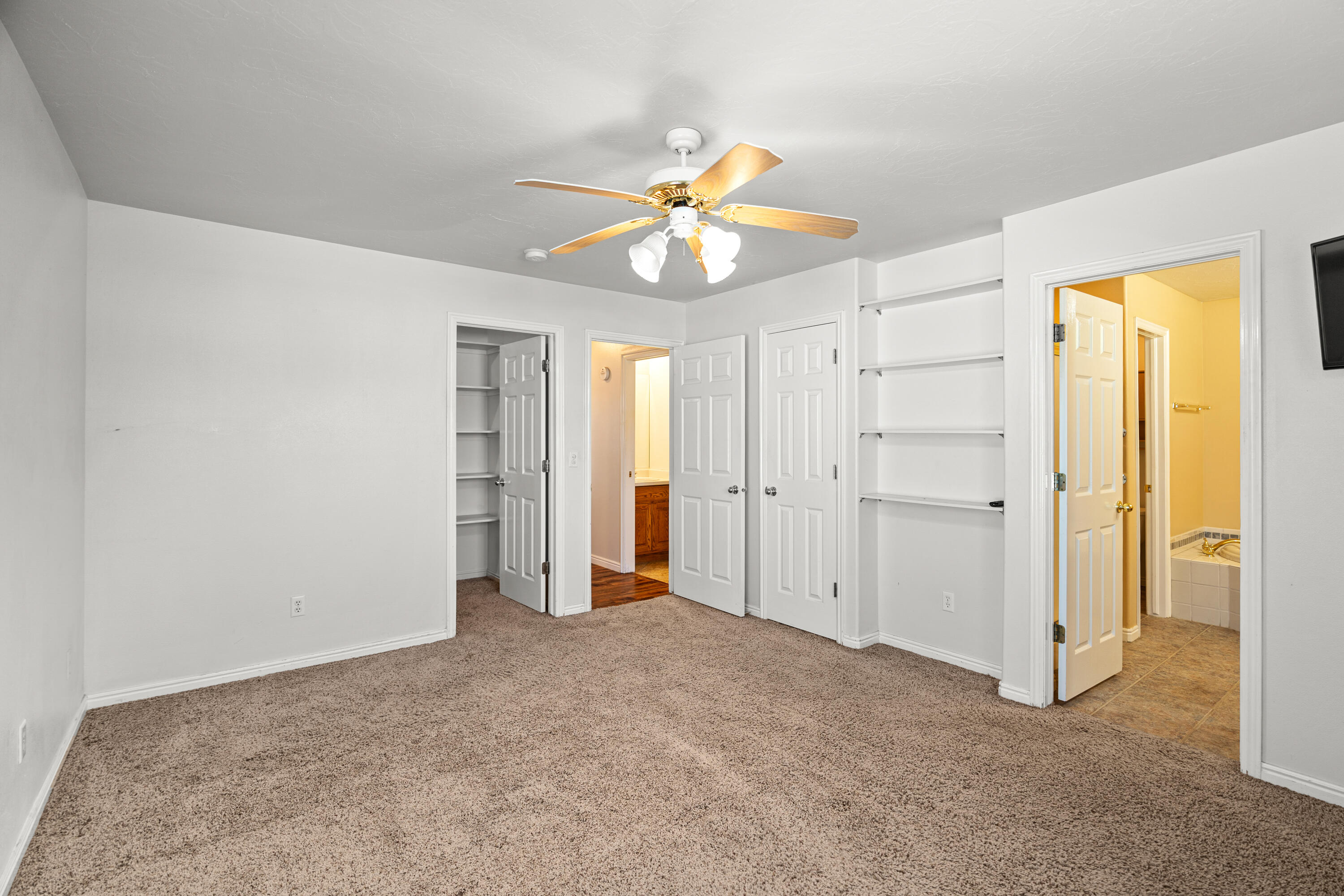 SANTA FE HILLS - Residential