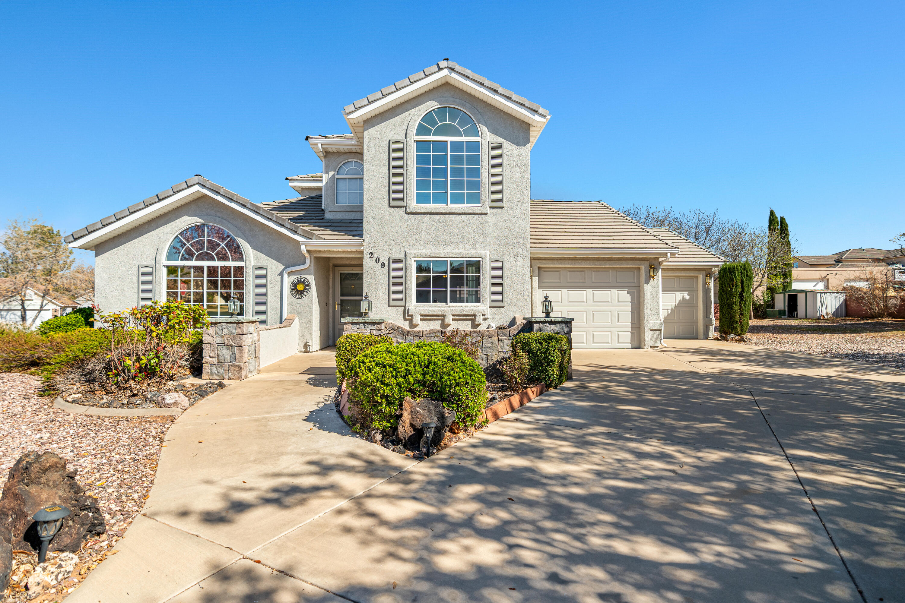 SANTA FE HILLS - Residential