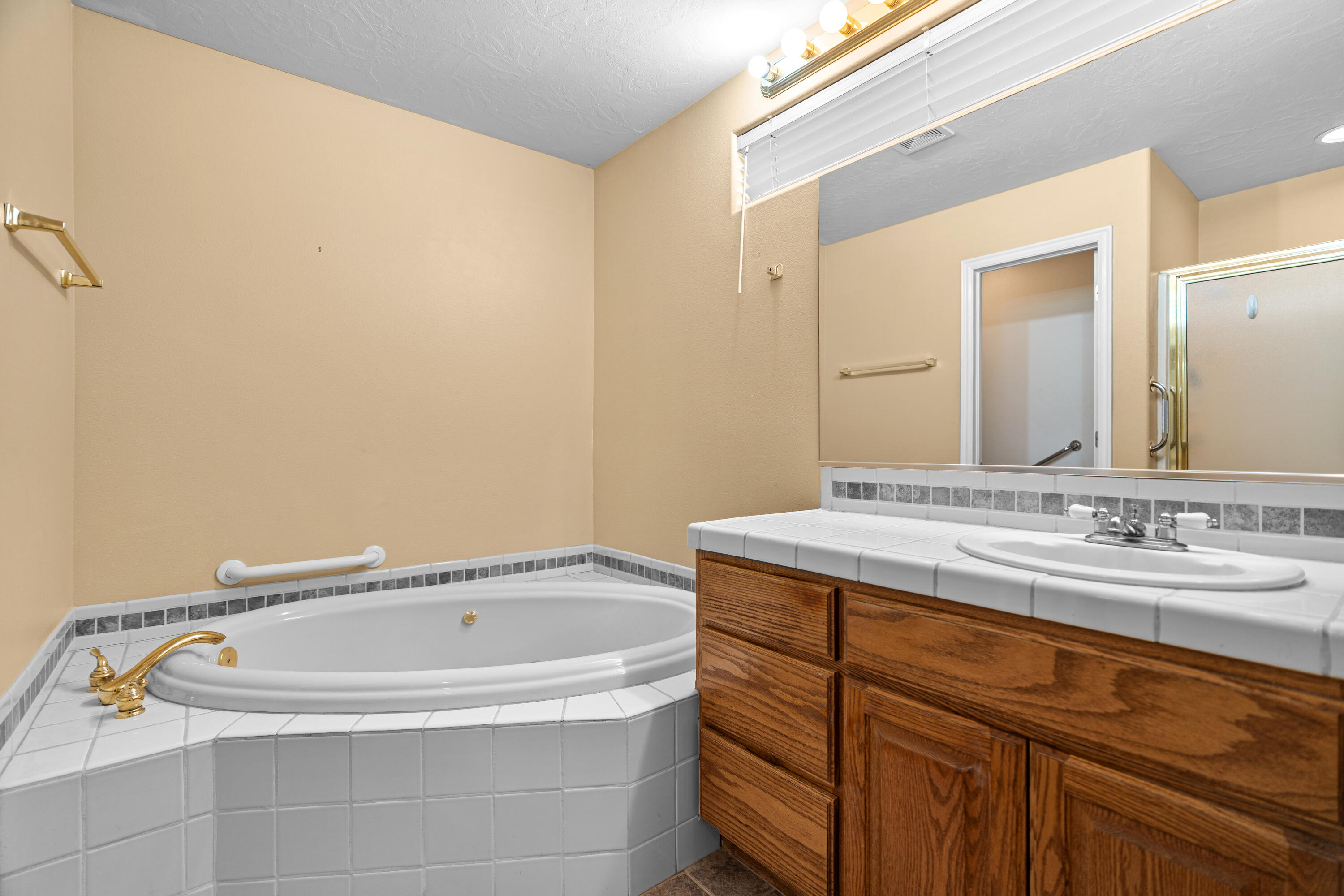 SANTA FE HILLS - Residential