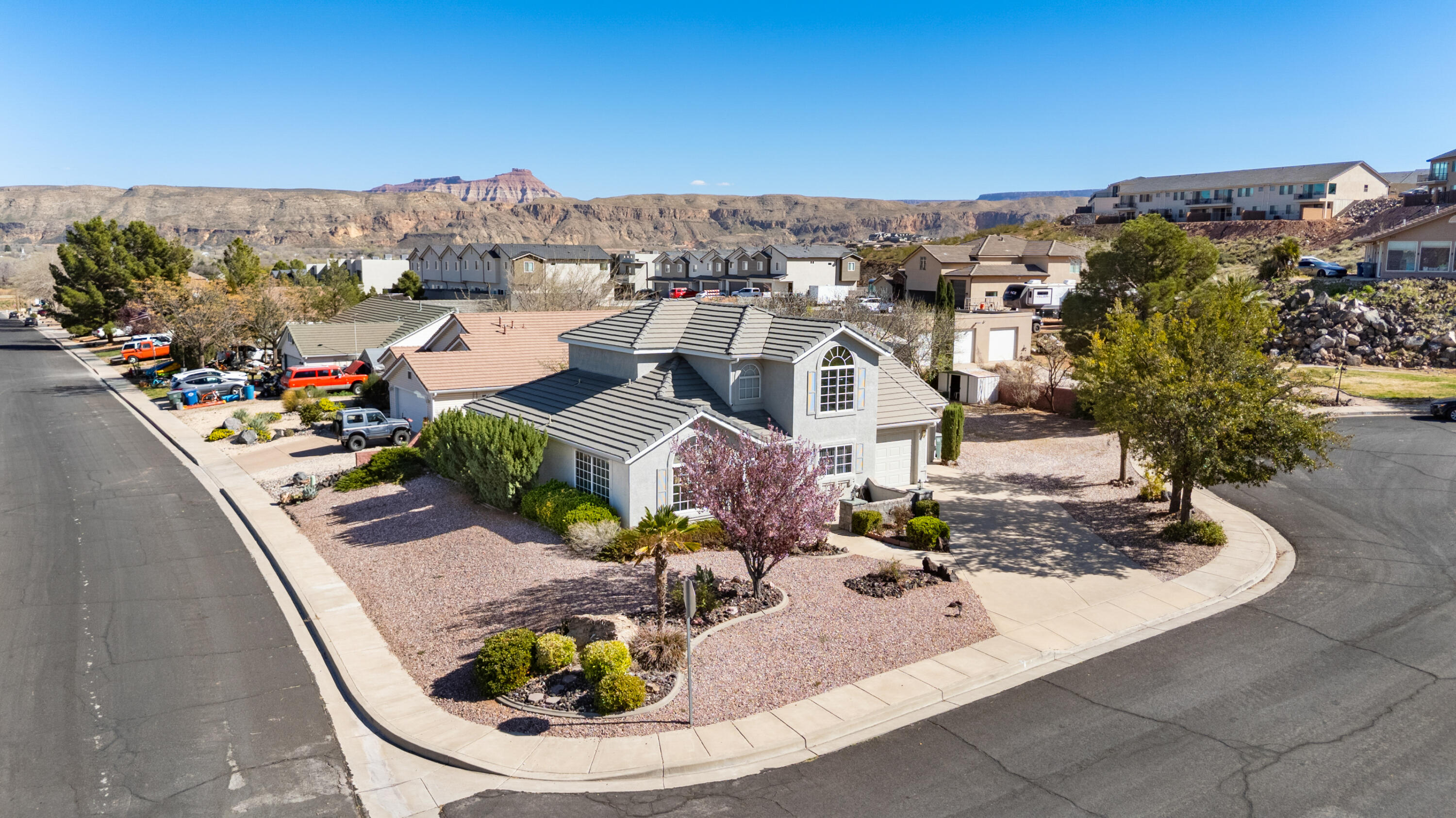 SANTA FE HILLS - Residential