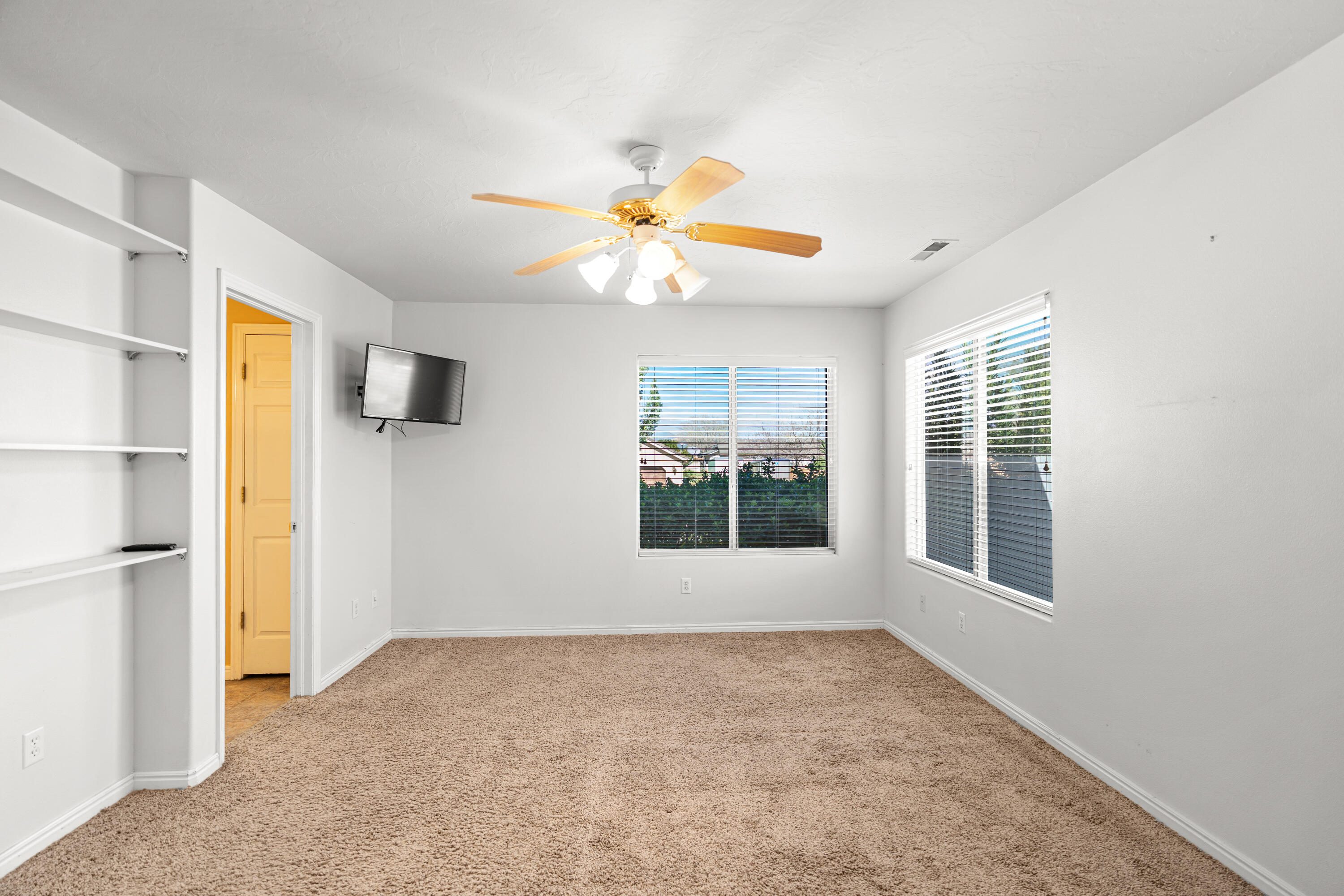 SANTA FE HILLS - Residential