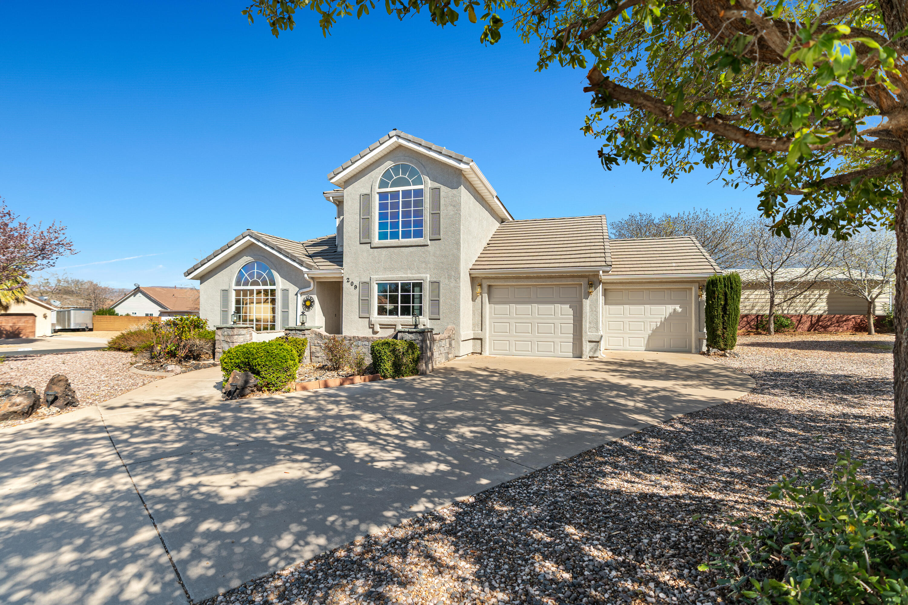 SANTA FE HILLS - Residential