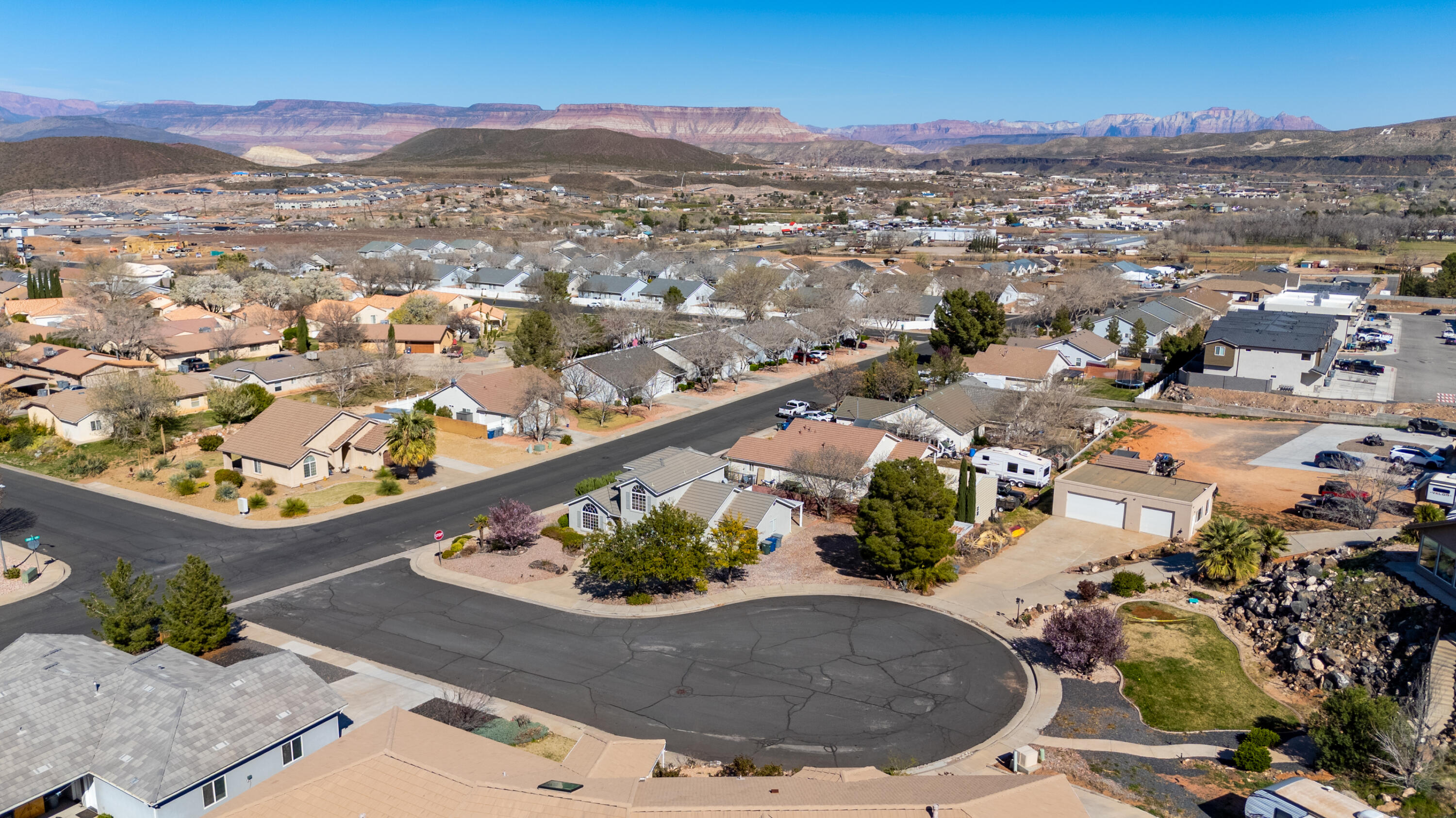 SANTA FE HILLS - Residential