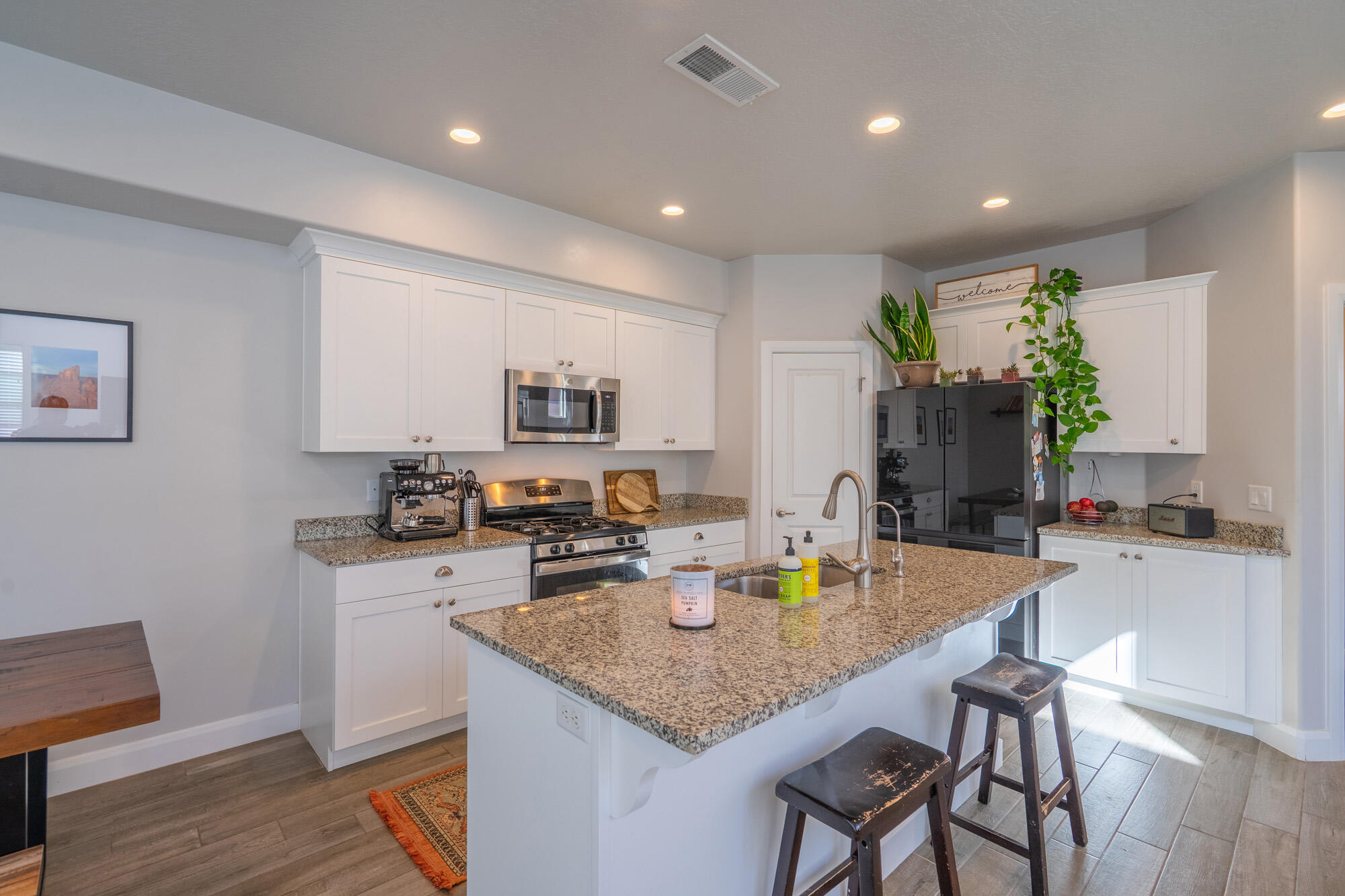 HURRICANE HEIGHTS TOWNHOMES - Residential