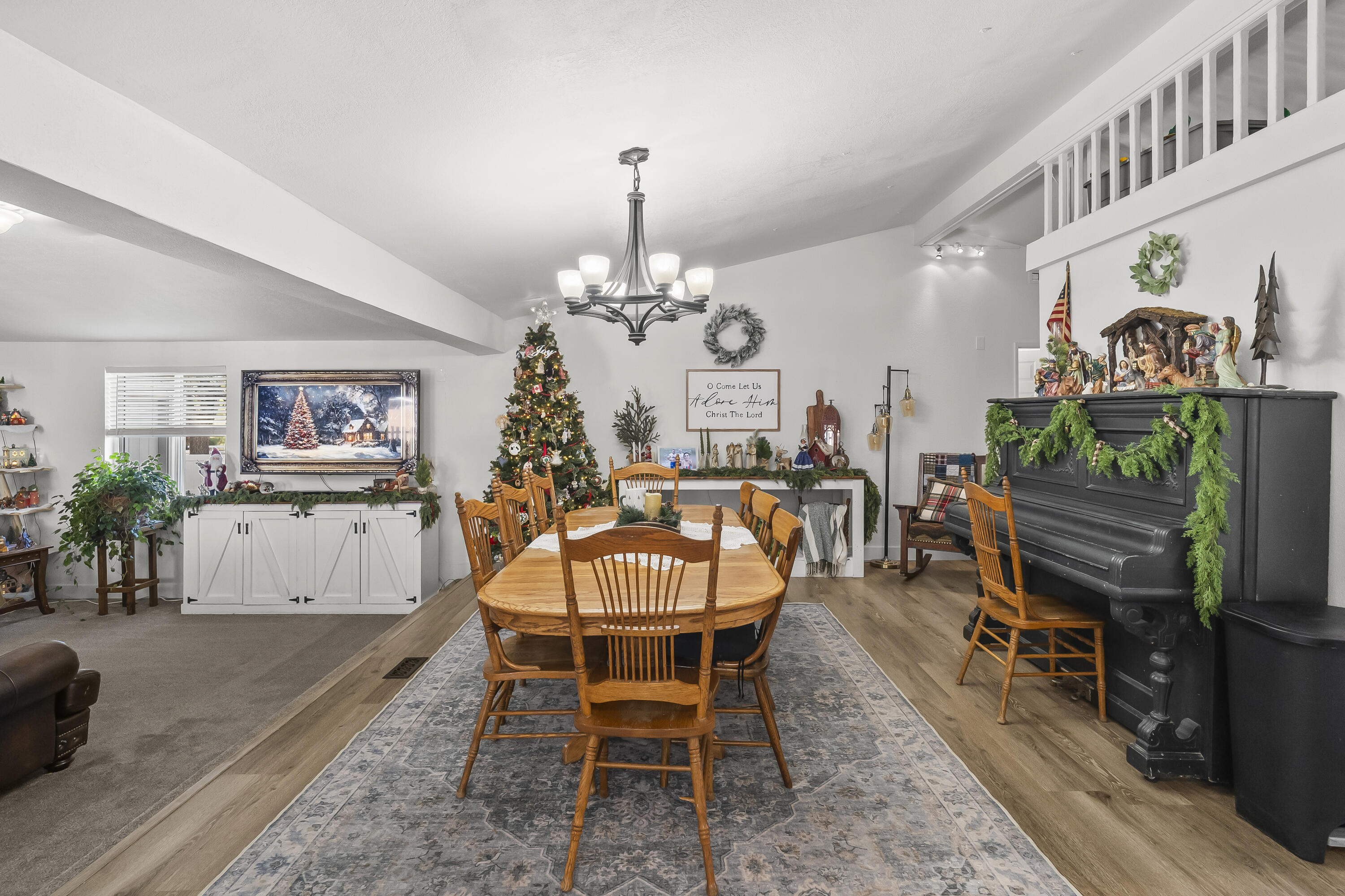 DIAMOND VALLEY ACRES - Residential