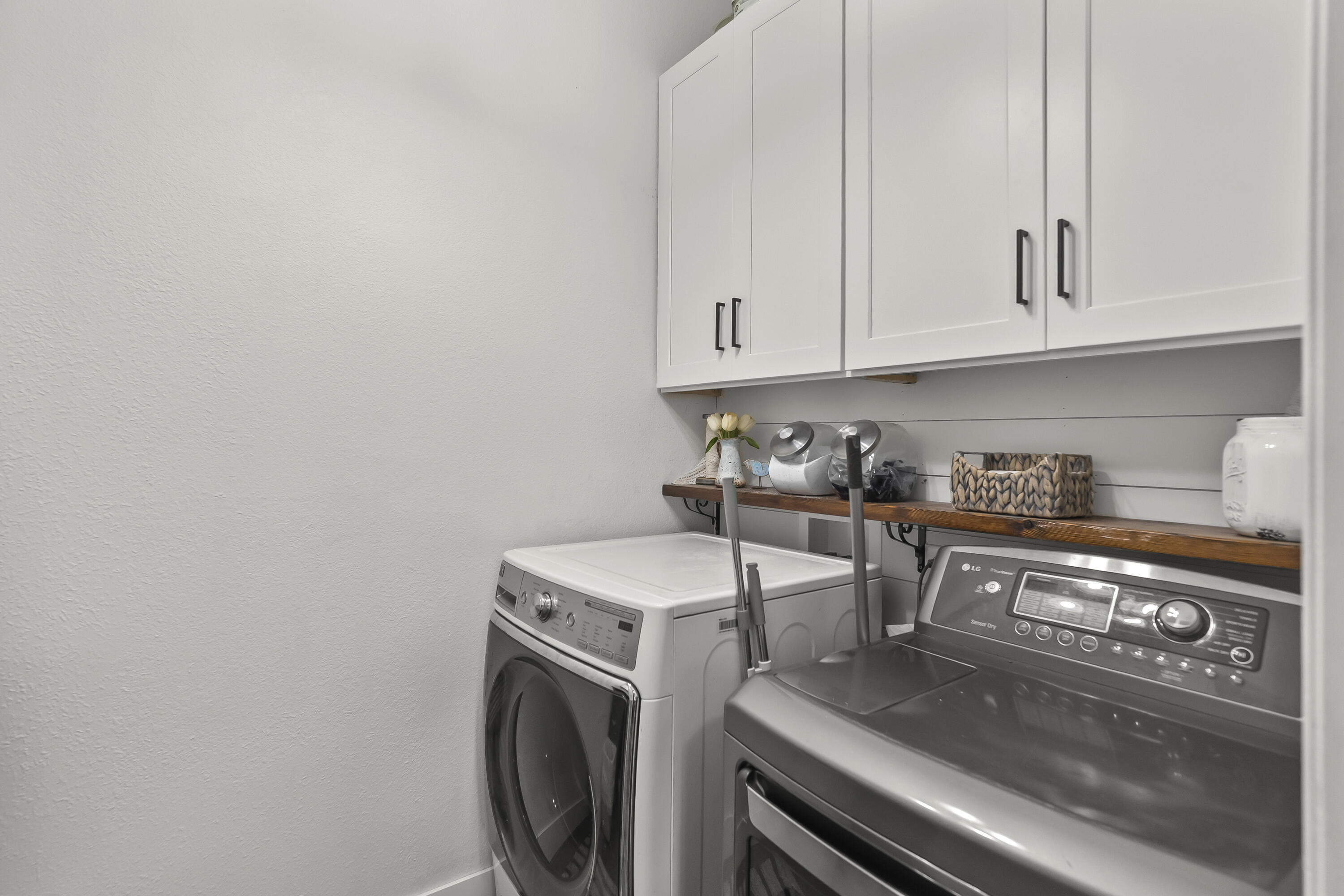 DIAMOND VALLEY ACRES - Residential