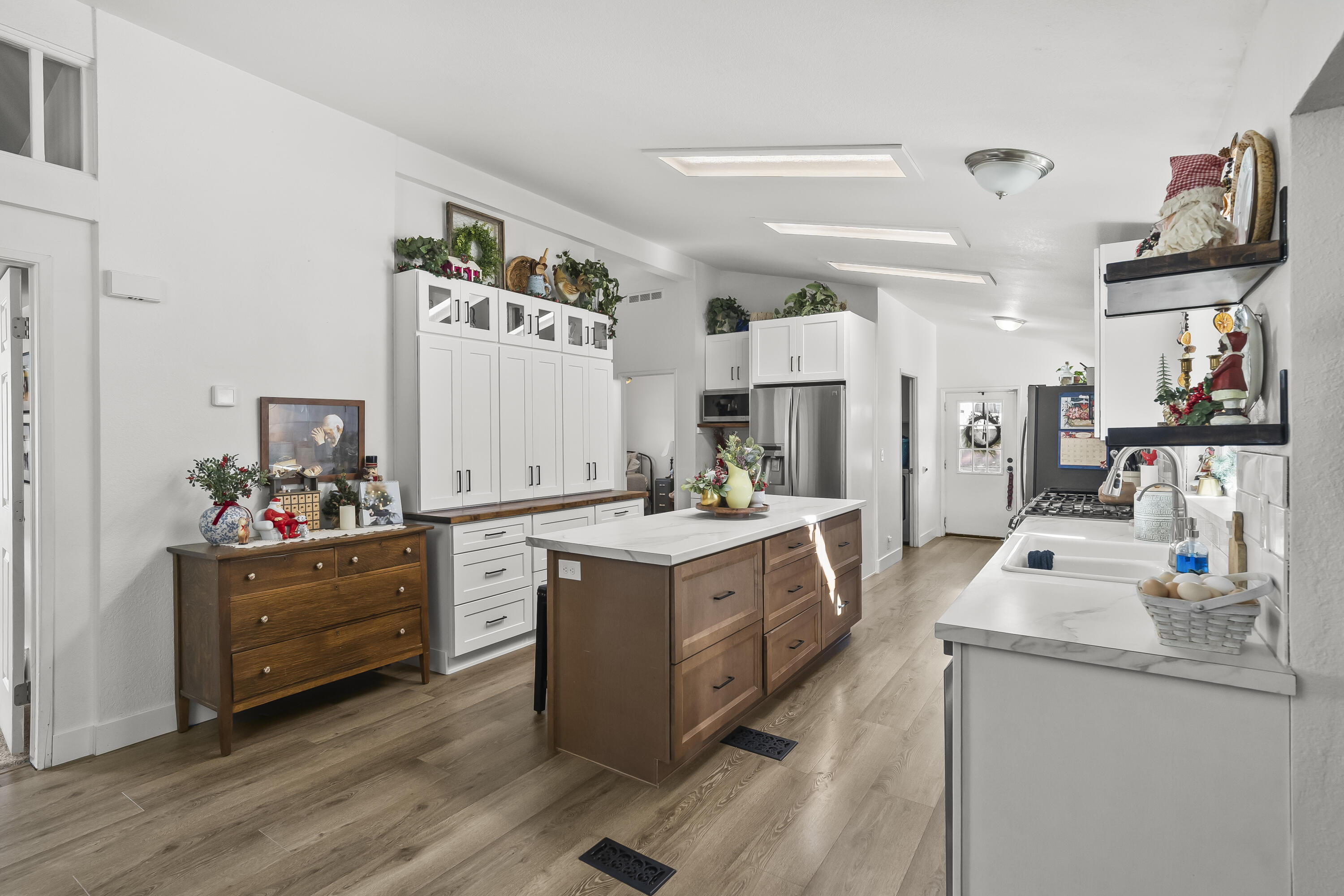 DIAMOND VALLEY ACRES - Residential