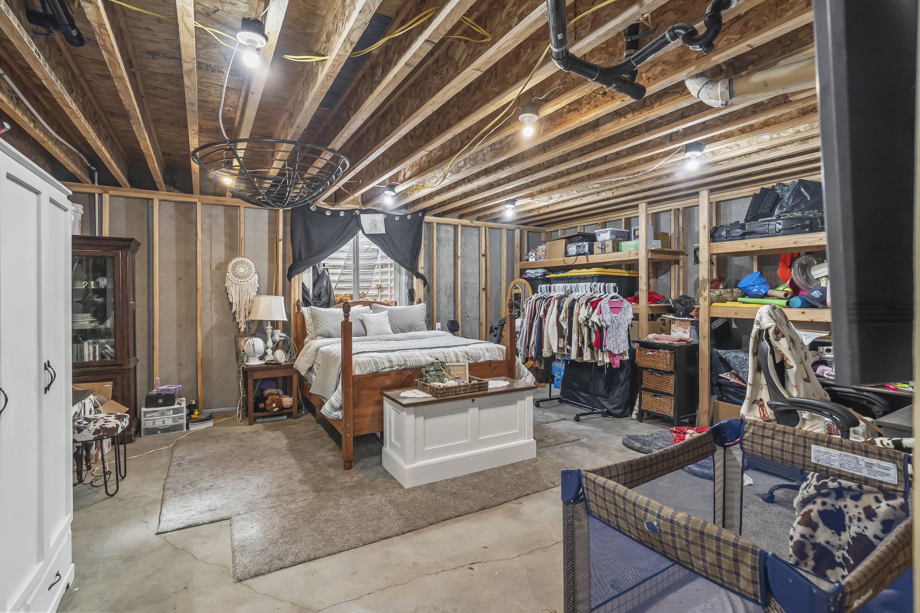 DIAMOND VALLEY ACRES - Residential