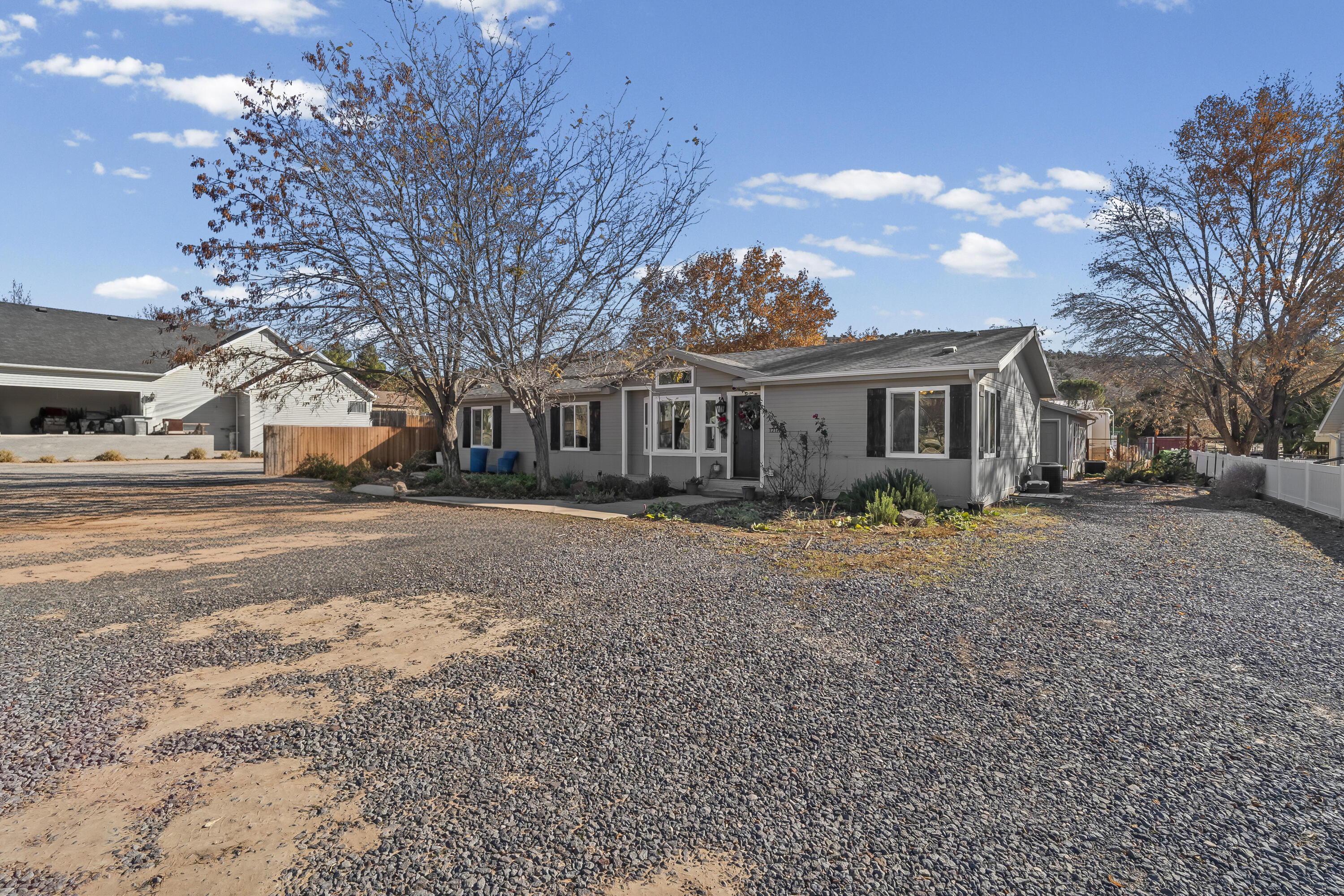 DIAMOND VALLEY ACRES - Residential