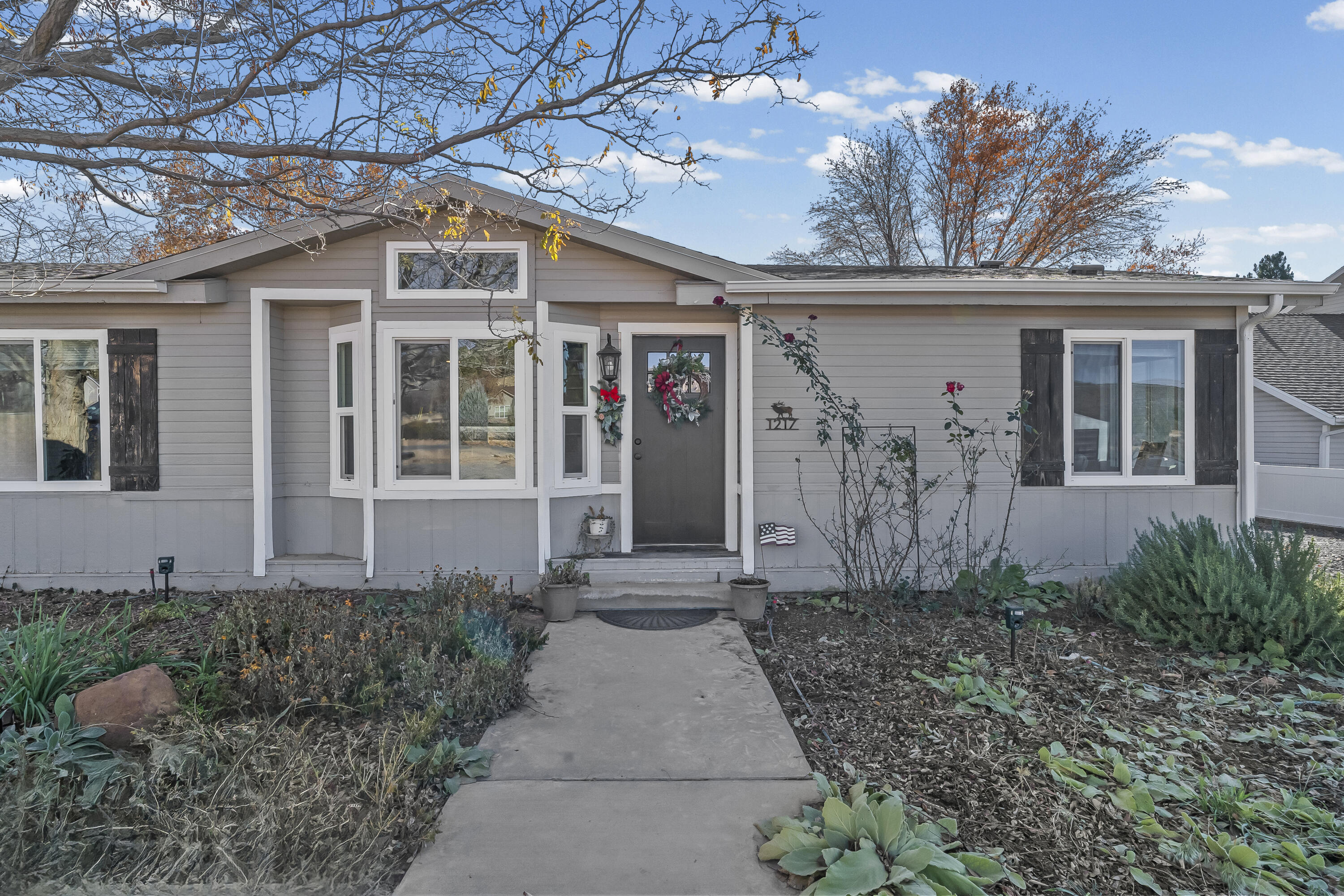 DIAMOND VALLEY ACRES - Residential