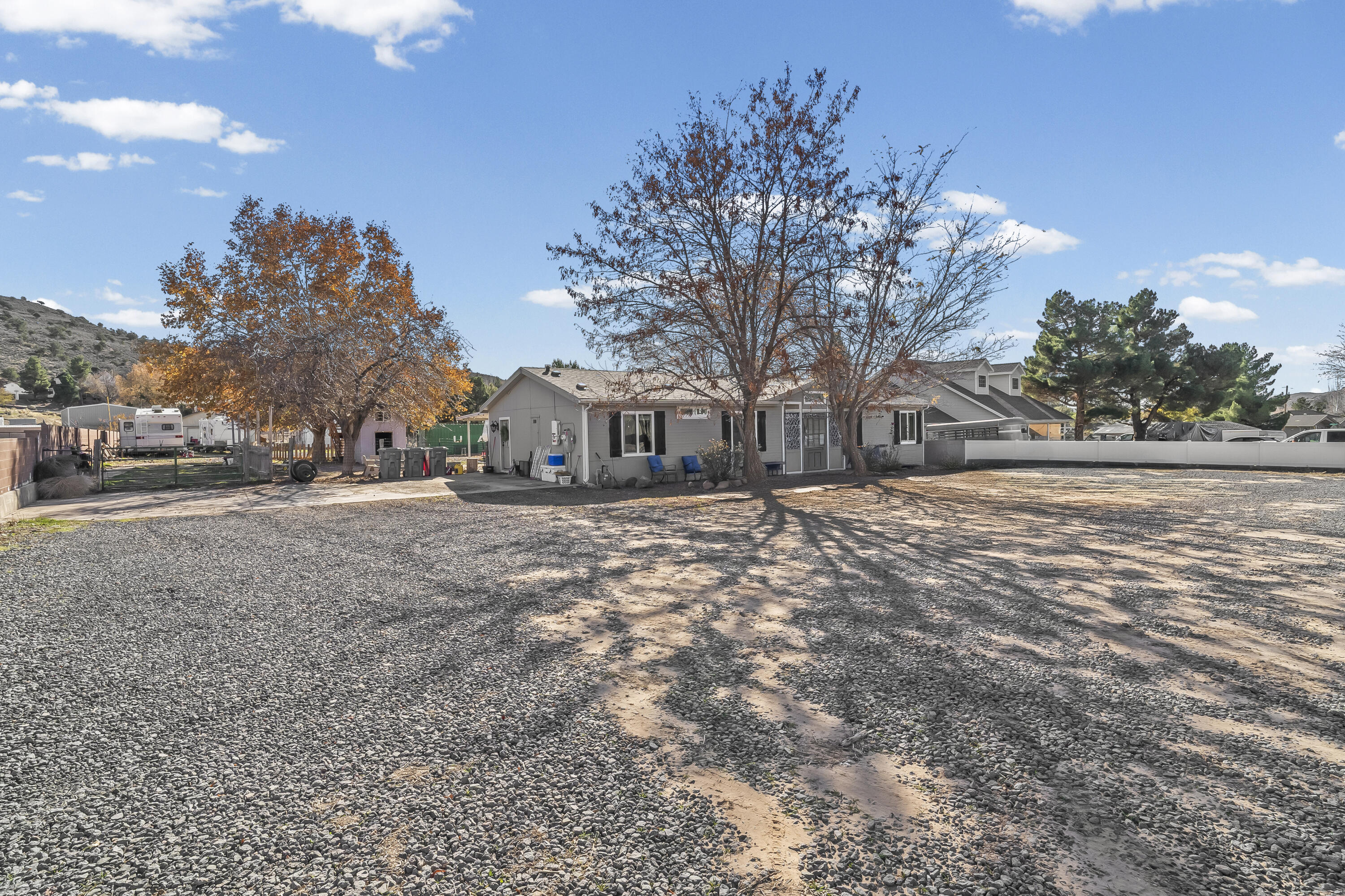 DIAMOND VALLEY ACRES - Residential