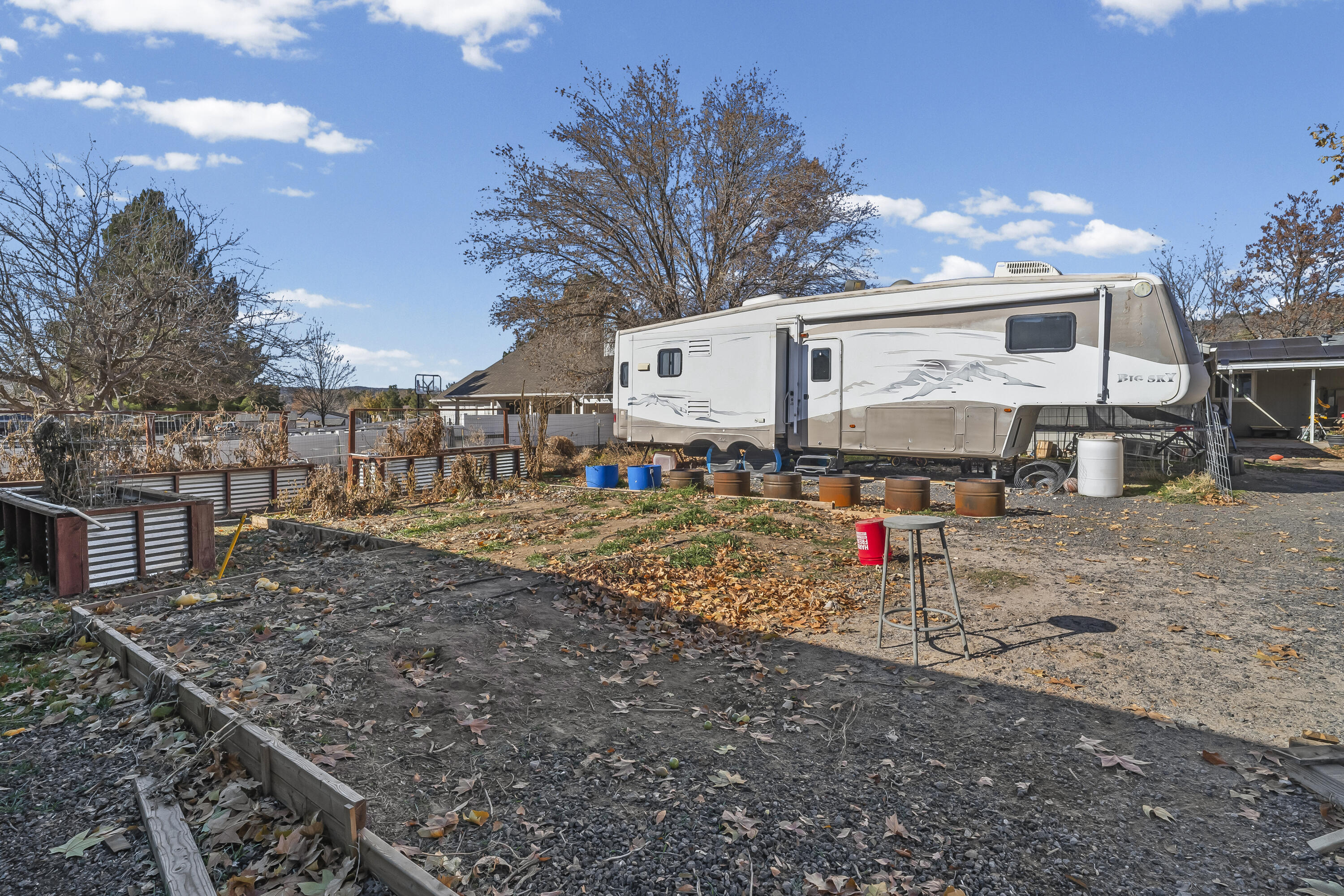 DIAMOND VALLEY ACRES - Residential