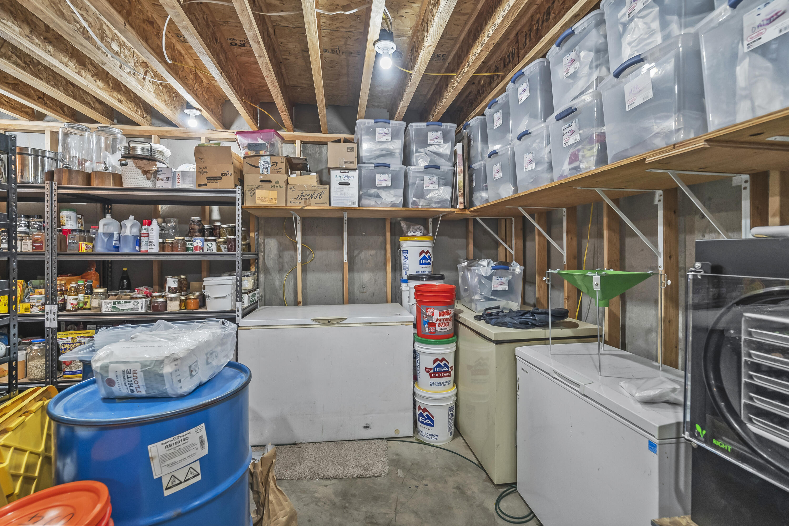 DIAMOND VALLEY ACRES - Residential