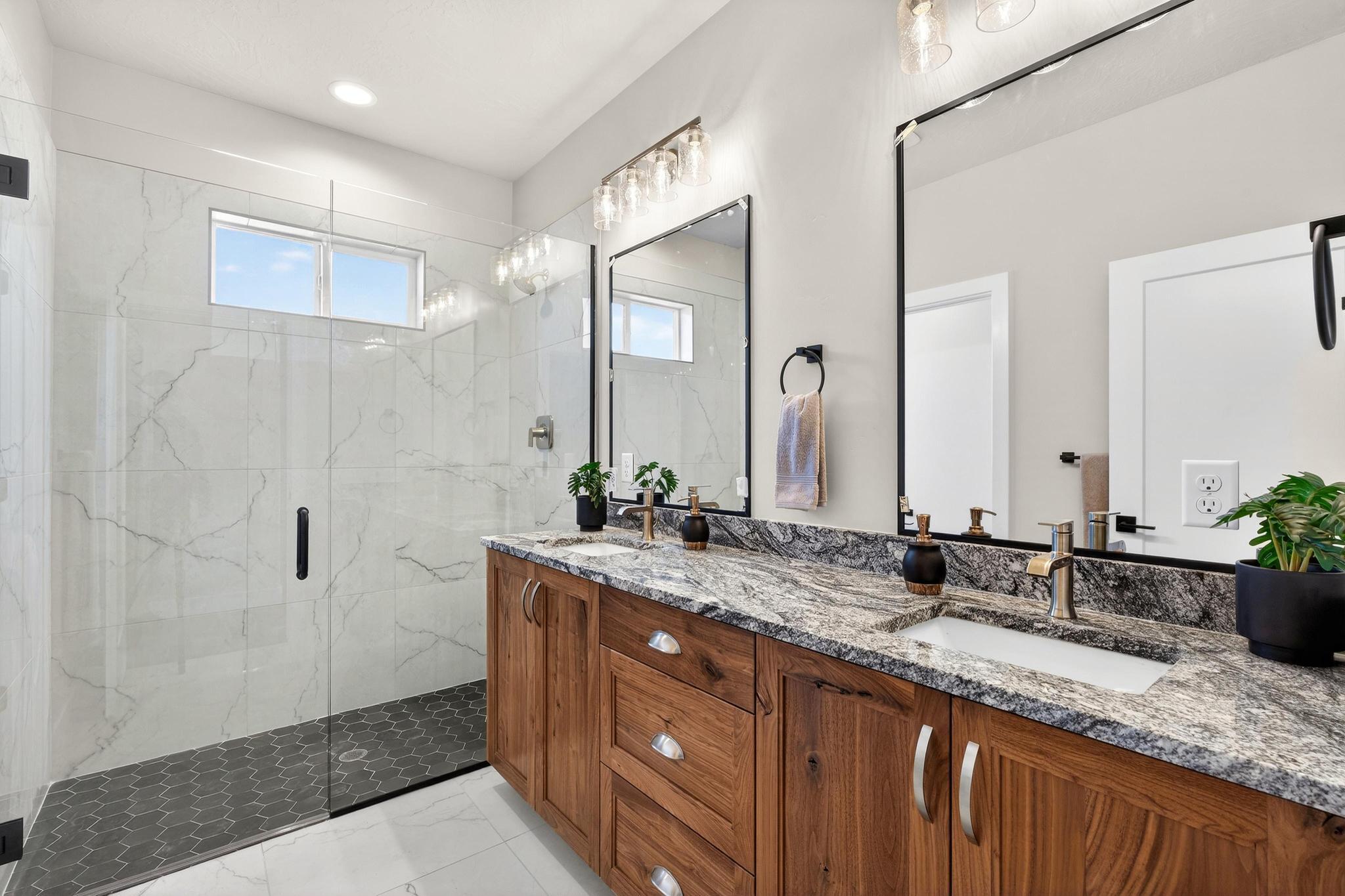 BLACK STONE - Residential