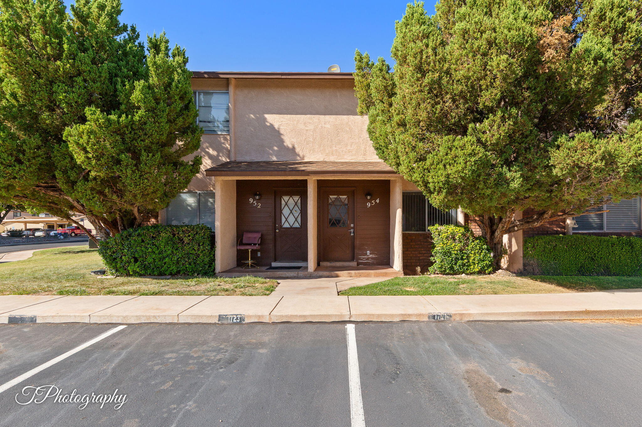 COLOR VIEW TOWNHOMES - Residential