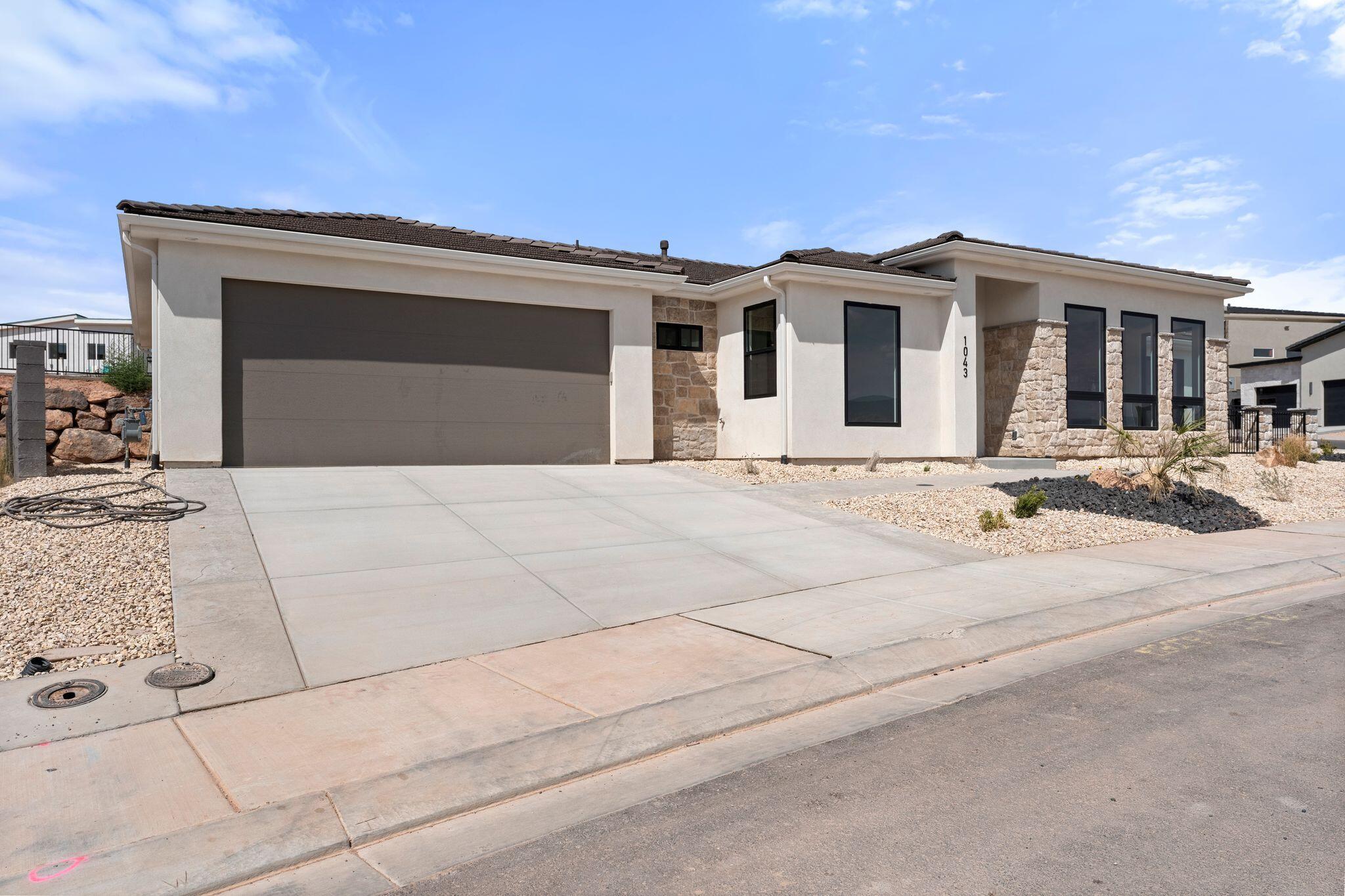 FALCON RIDGE - Residential