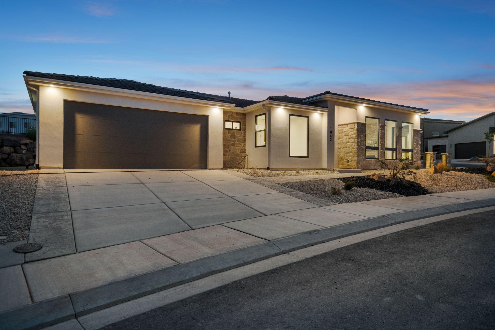 FALCON RIDGE - Residential