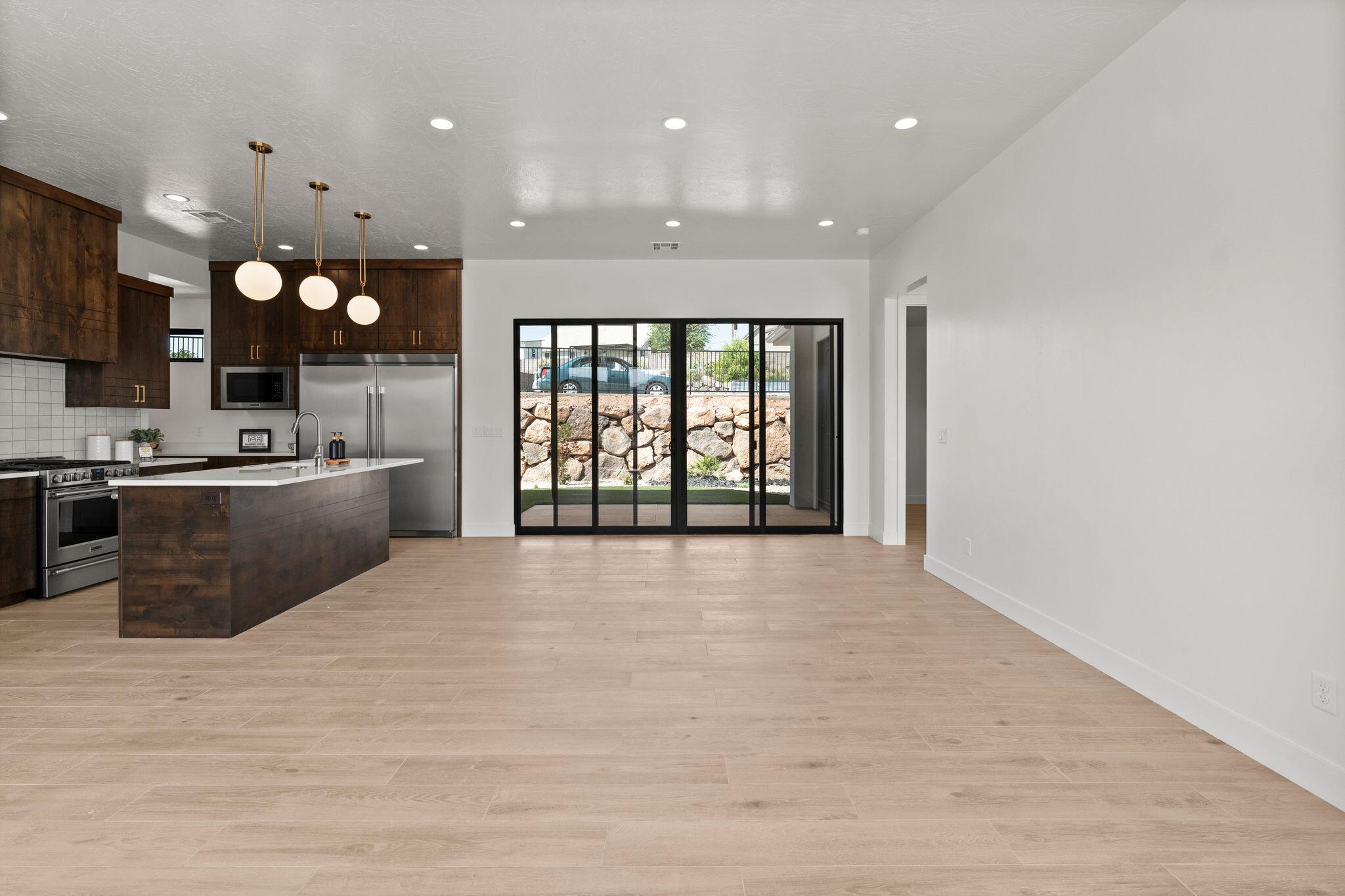 FALCON RIDGE - Residential