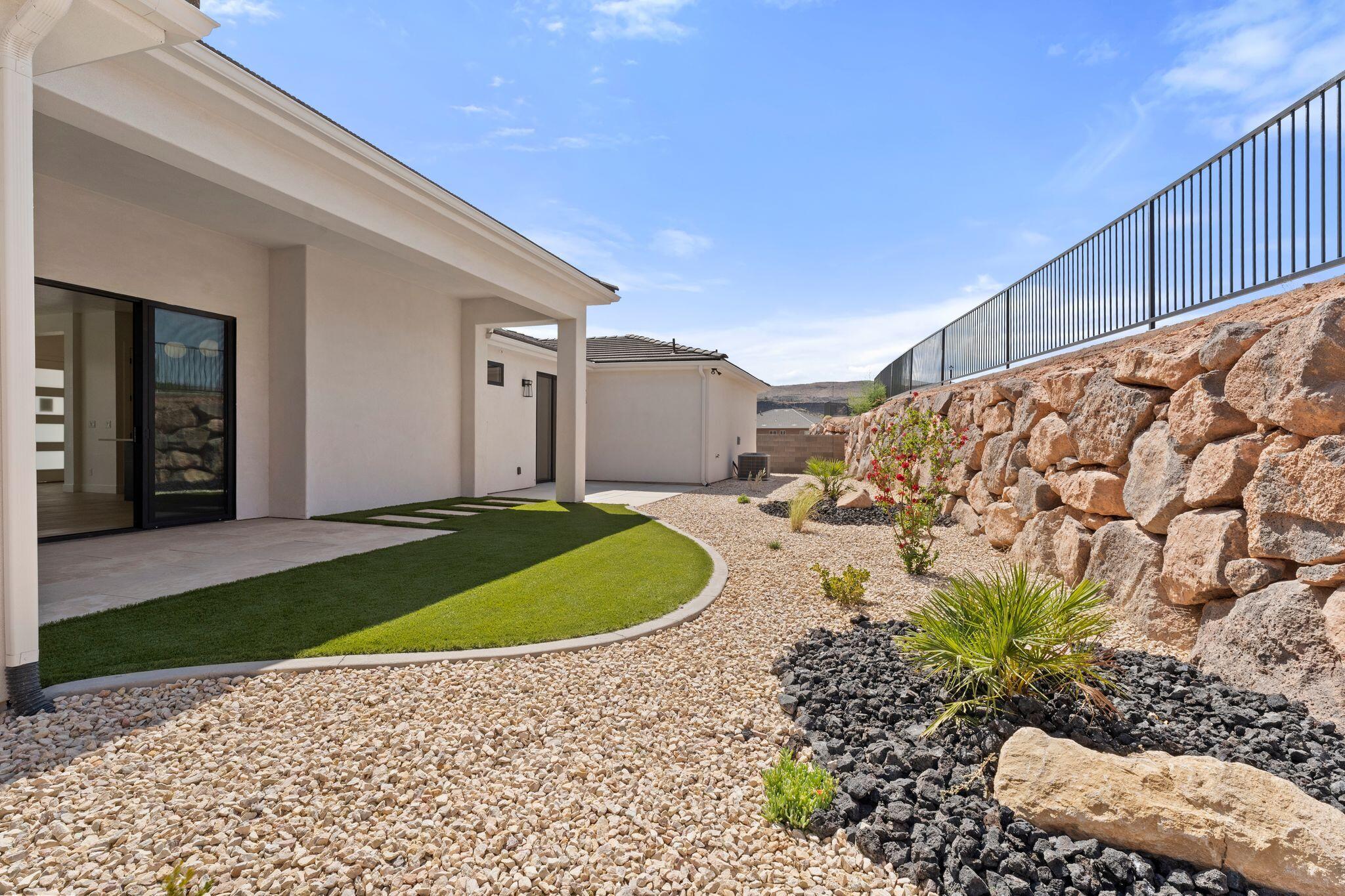 FALCON RIDGE - Residential