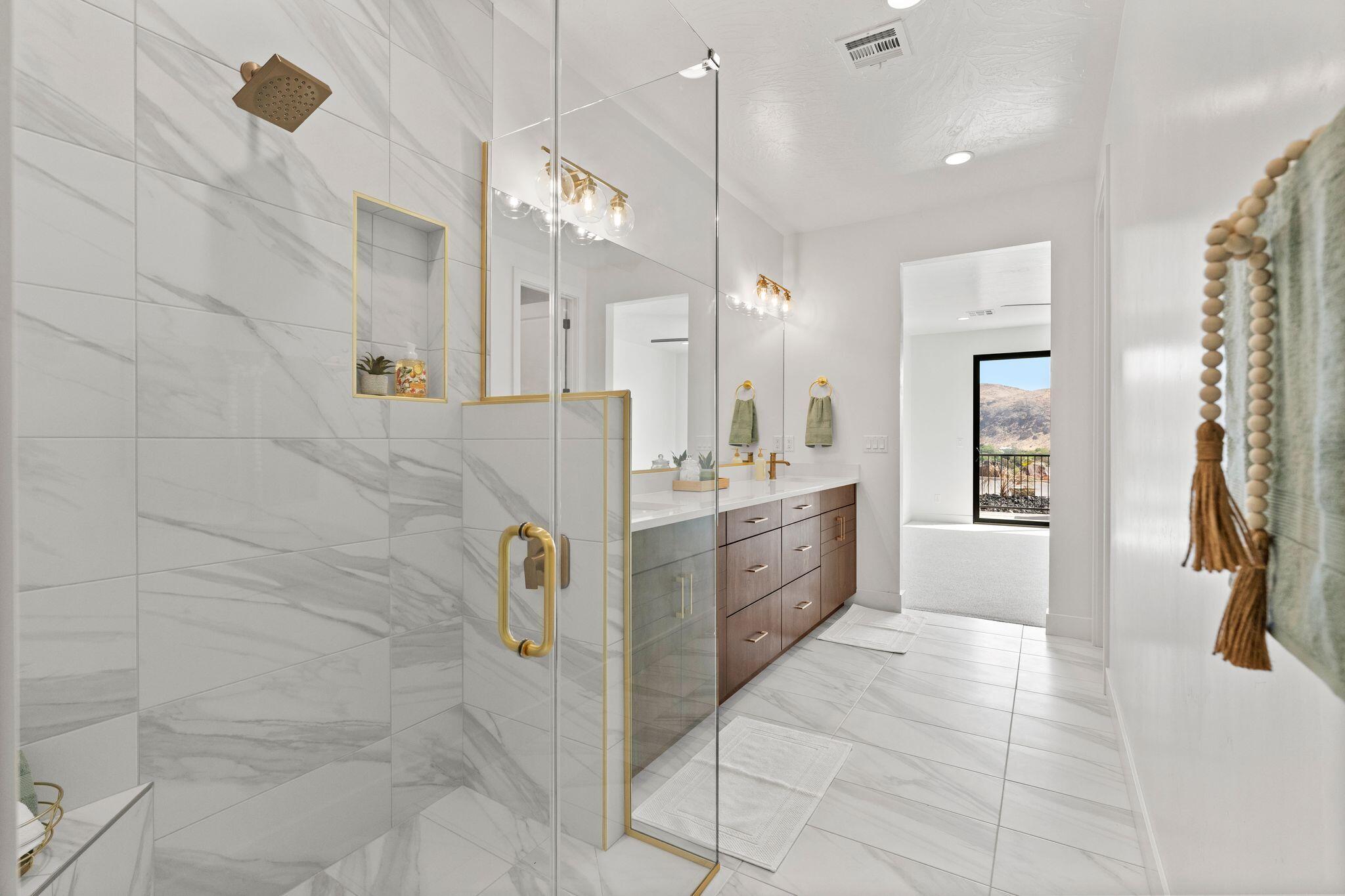 FALCON RIDGE - Residential