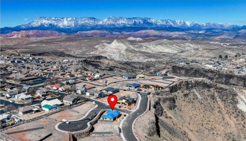 FALCON RIDGE - Residential