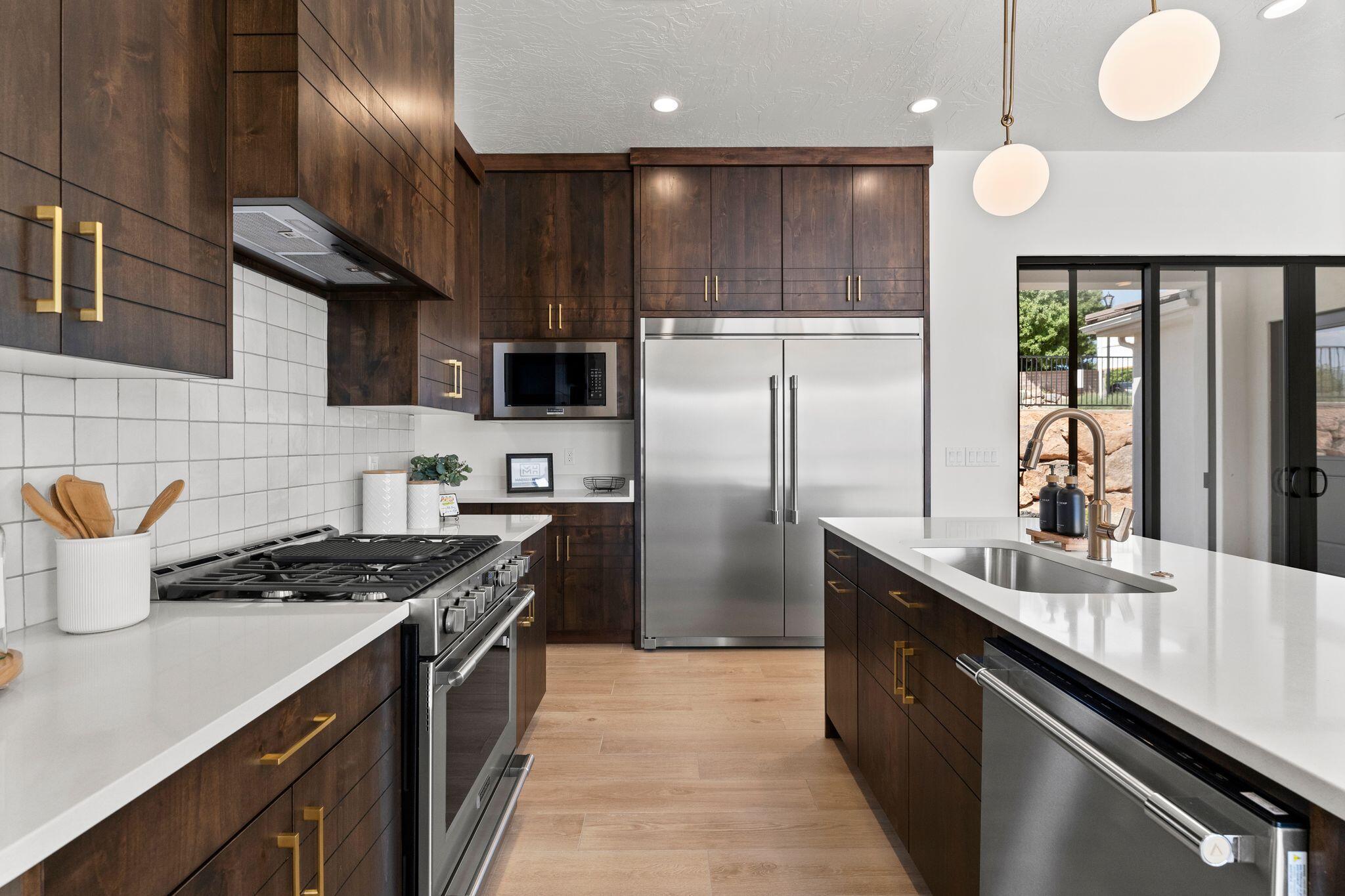 FALCON RIDGE - Residential