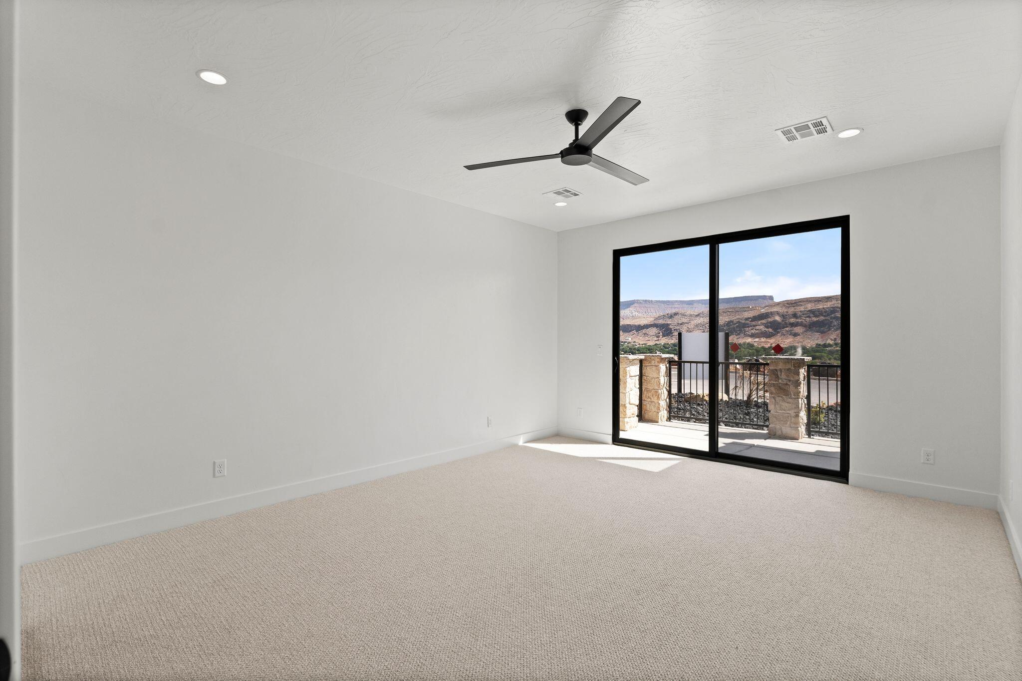 FALCON RIDGE - Residential