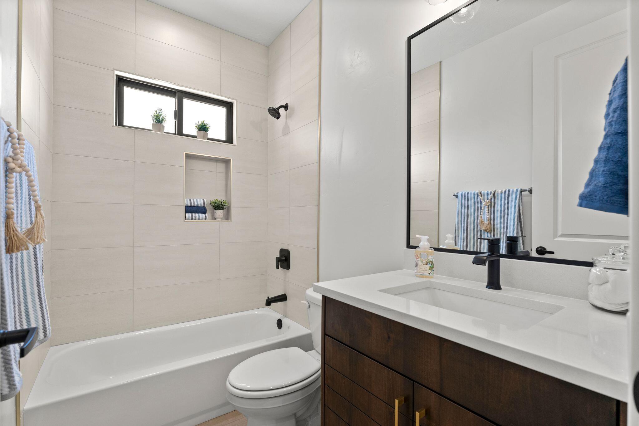 FALCON RIDGE - Residential