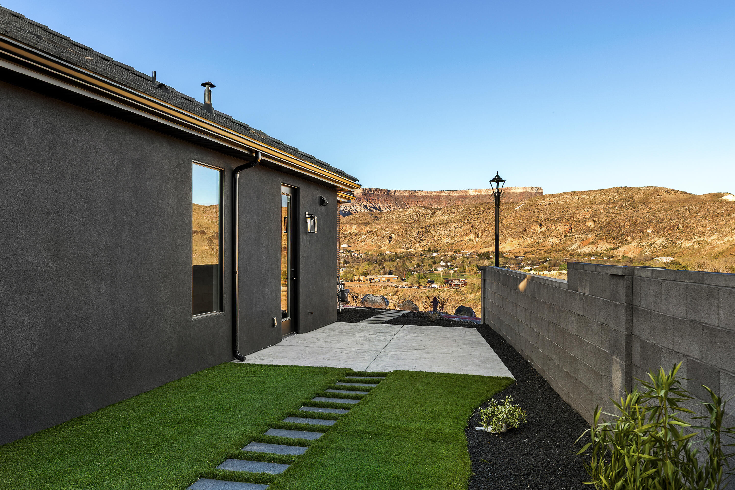 FALCON RIDGE - Residential