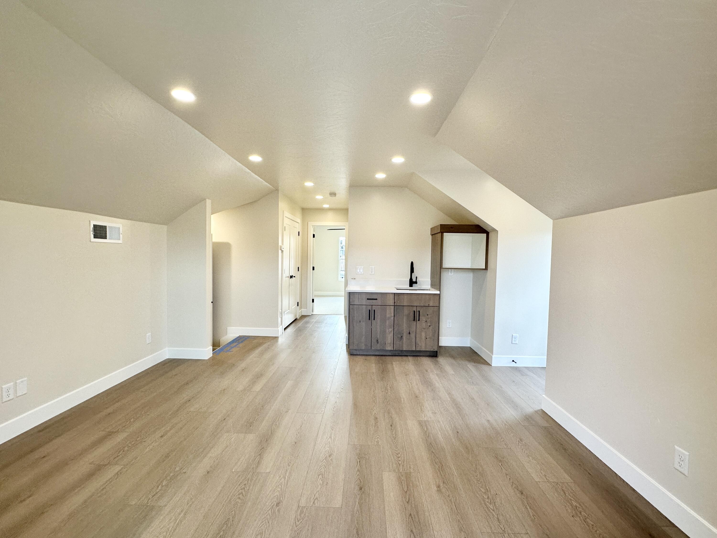 FALCON RIDGE - Residential