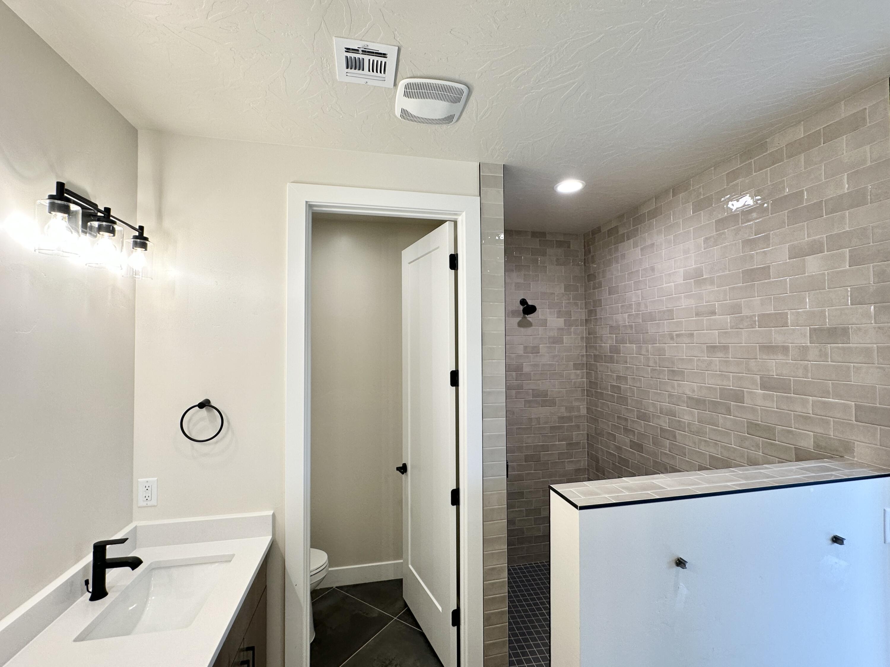 FALCON RIDGE - Residential