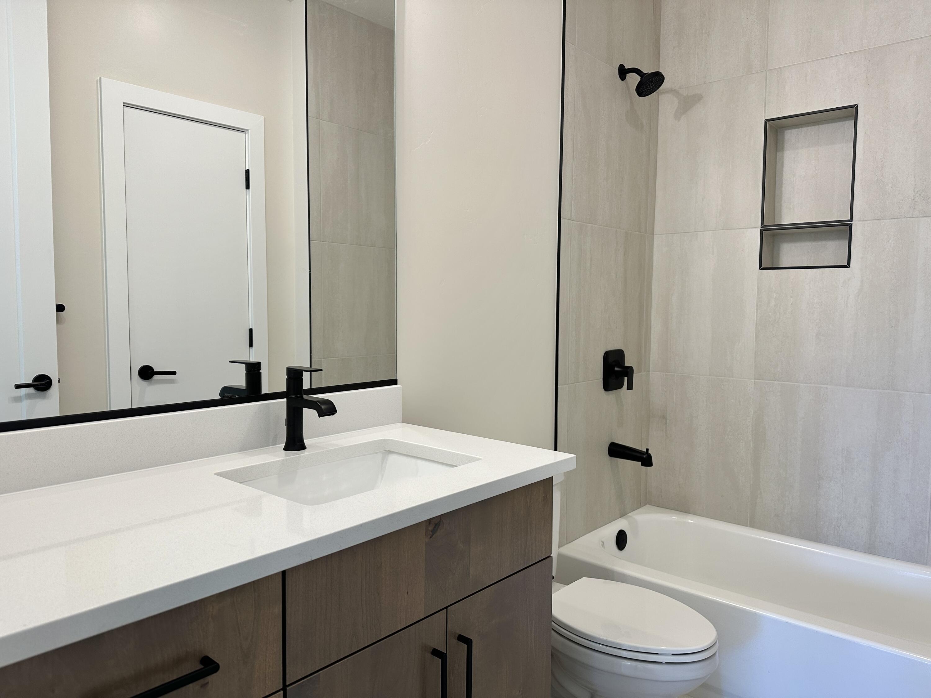 FALCON RIDGE - Residential