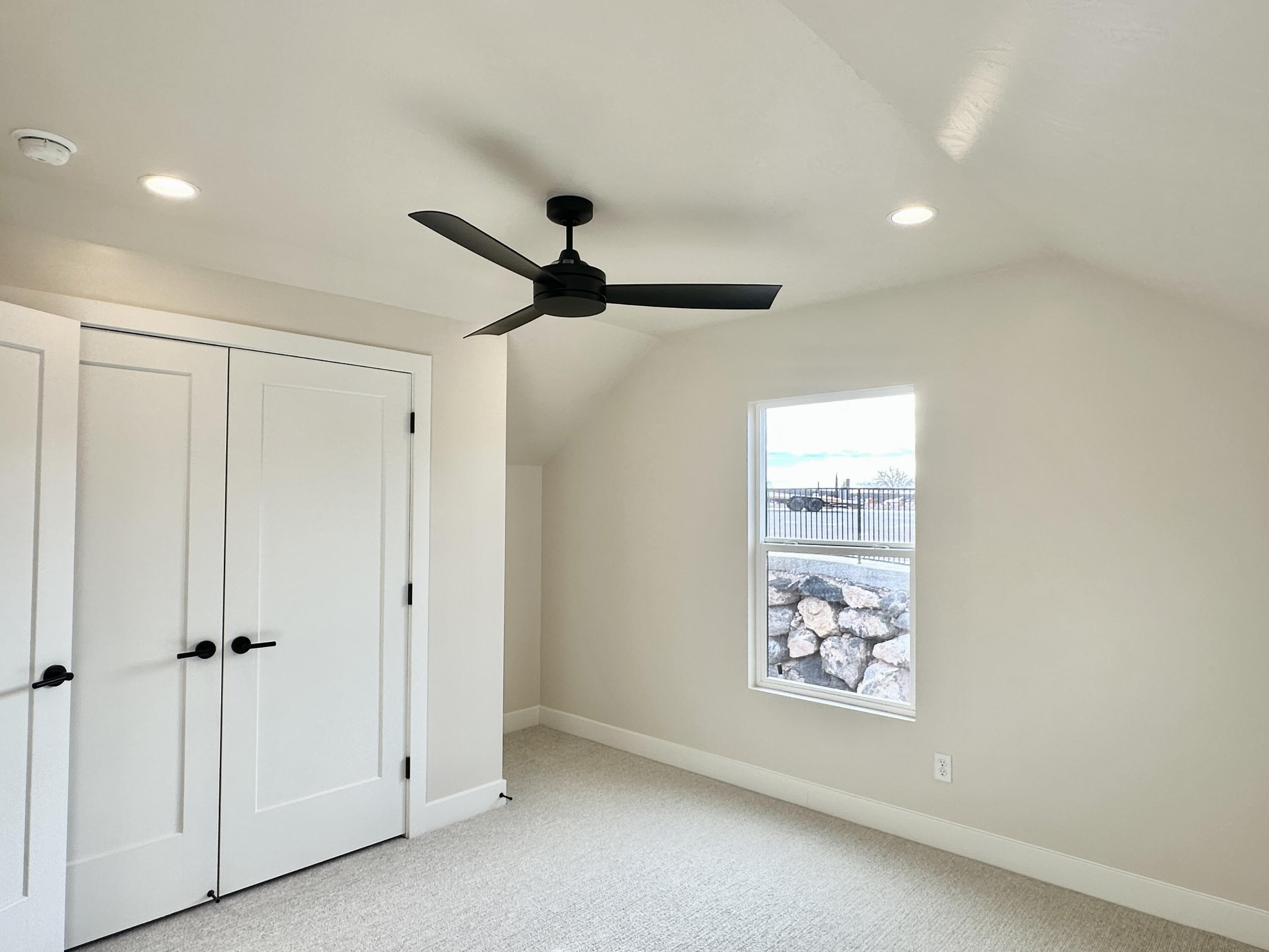 FALCON RIDGE - Residential