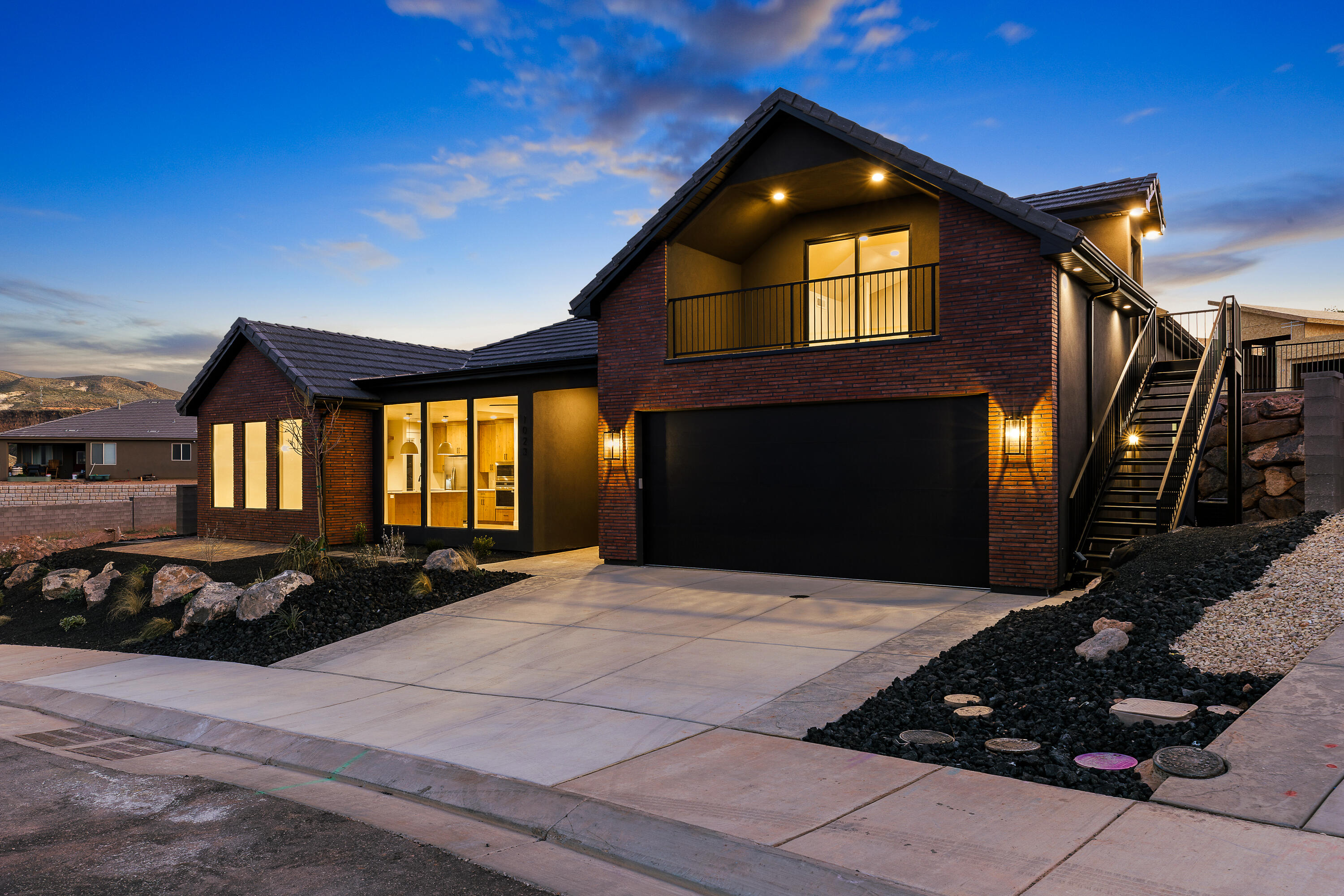 FALCON RIDGE - Residential