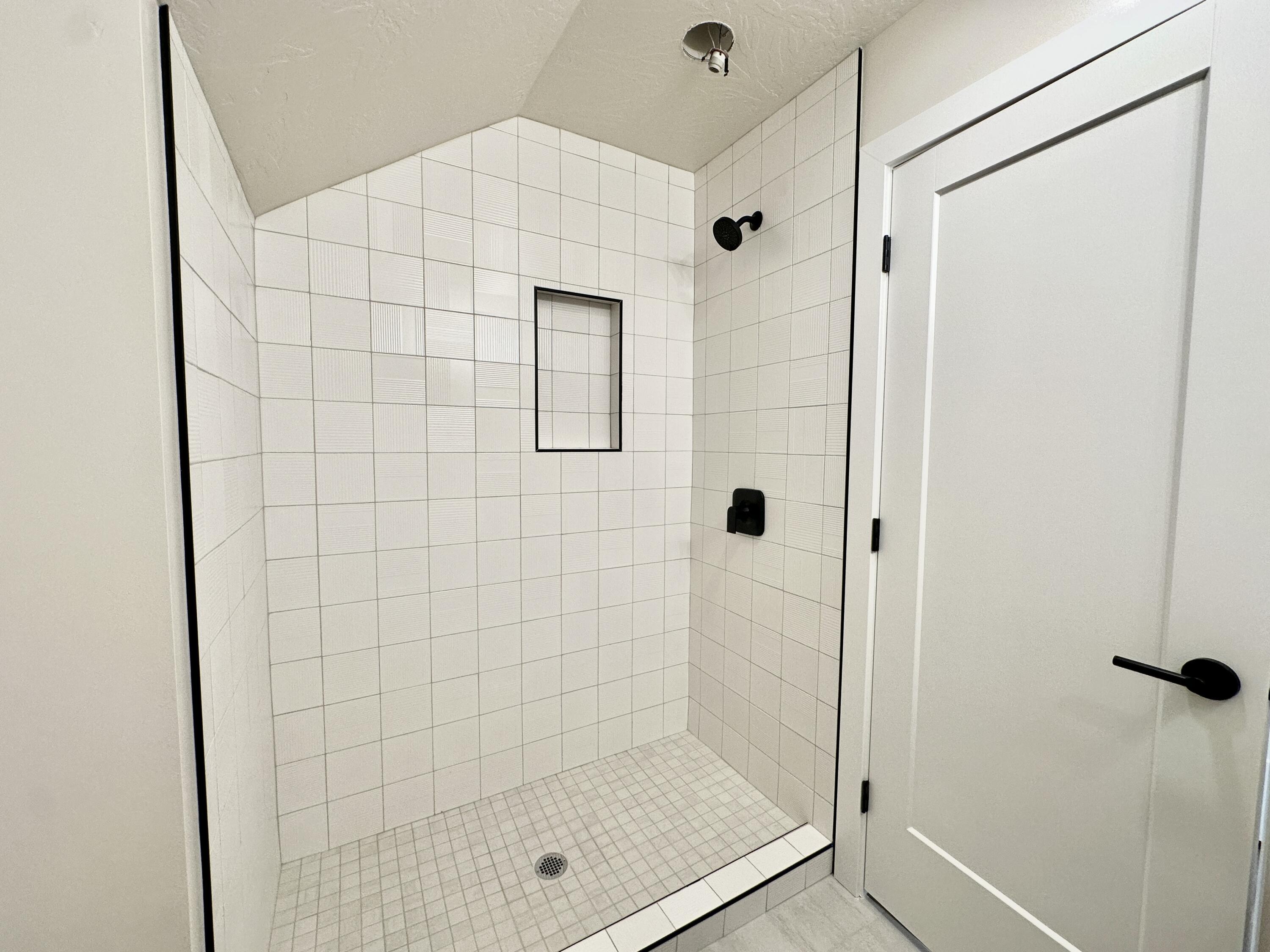 FALCON RIDGE - Residential