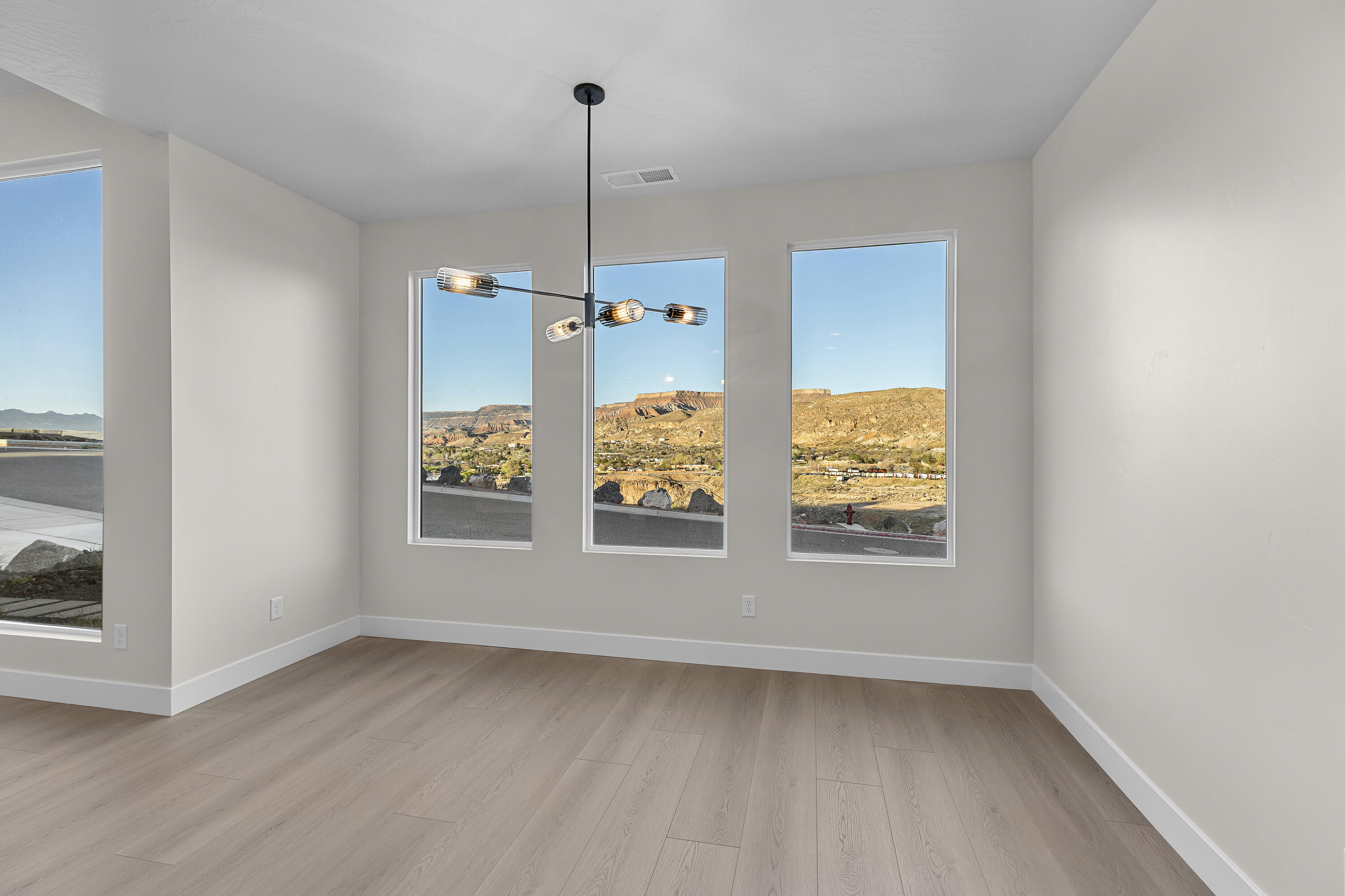 FALCON RIDGE - Residential