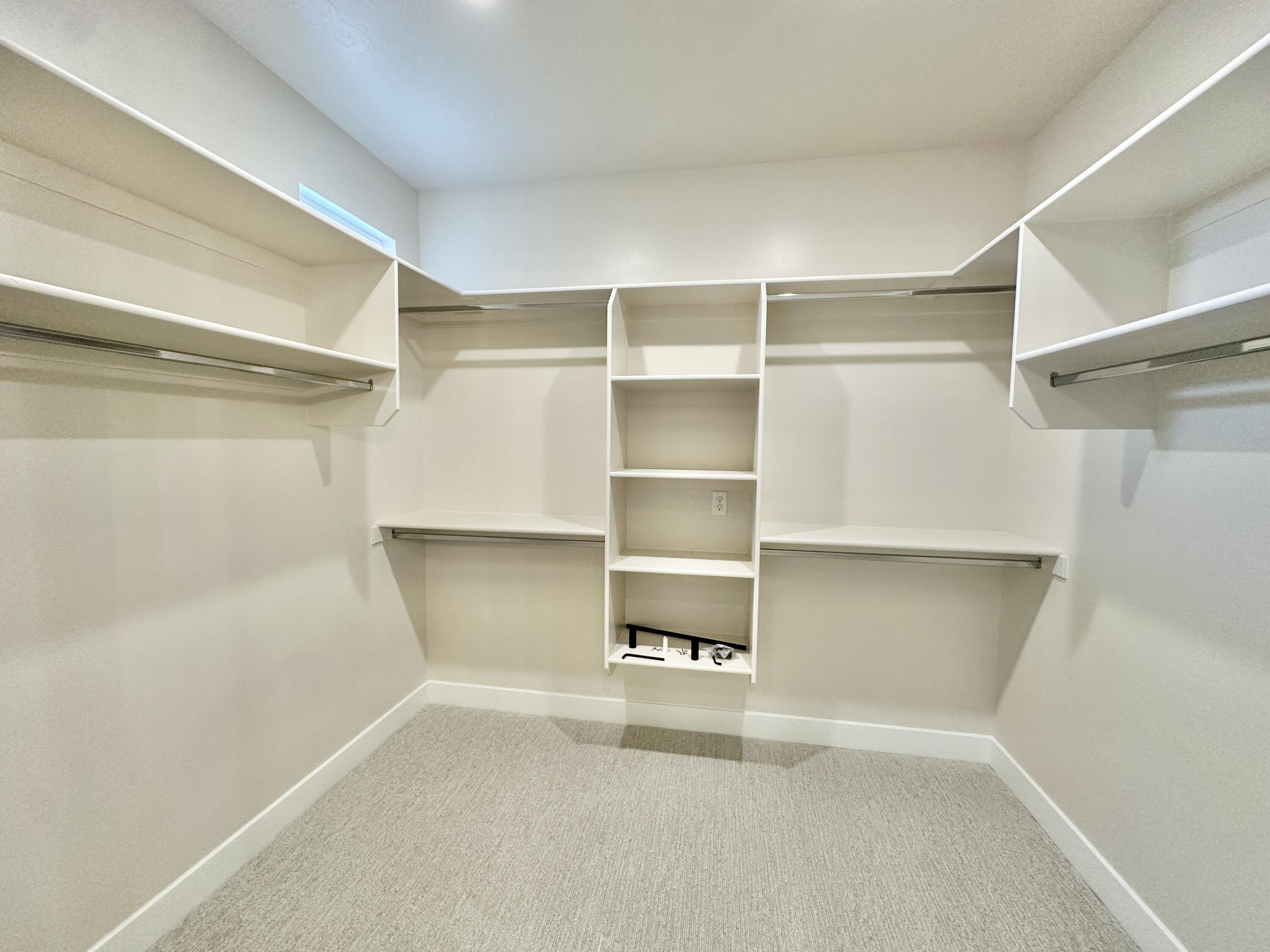 FALCON RIDGE - Residential