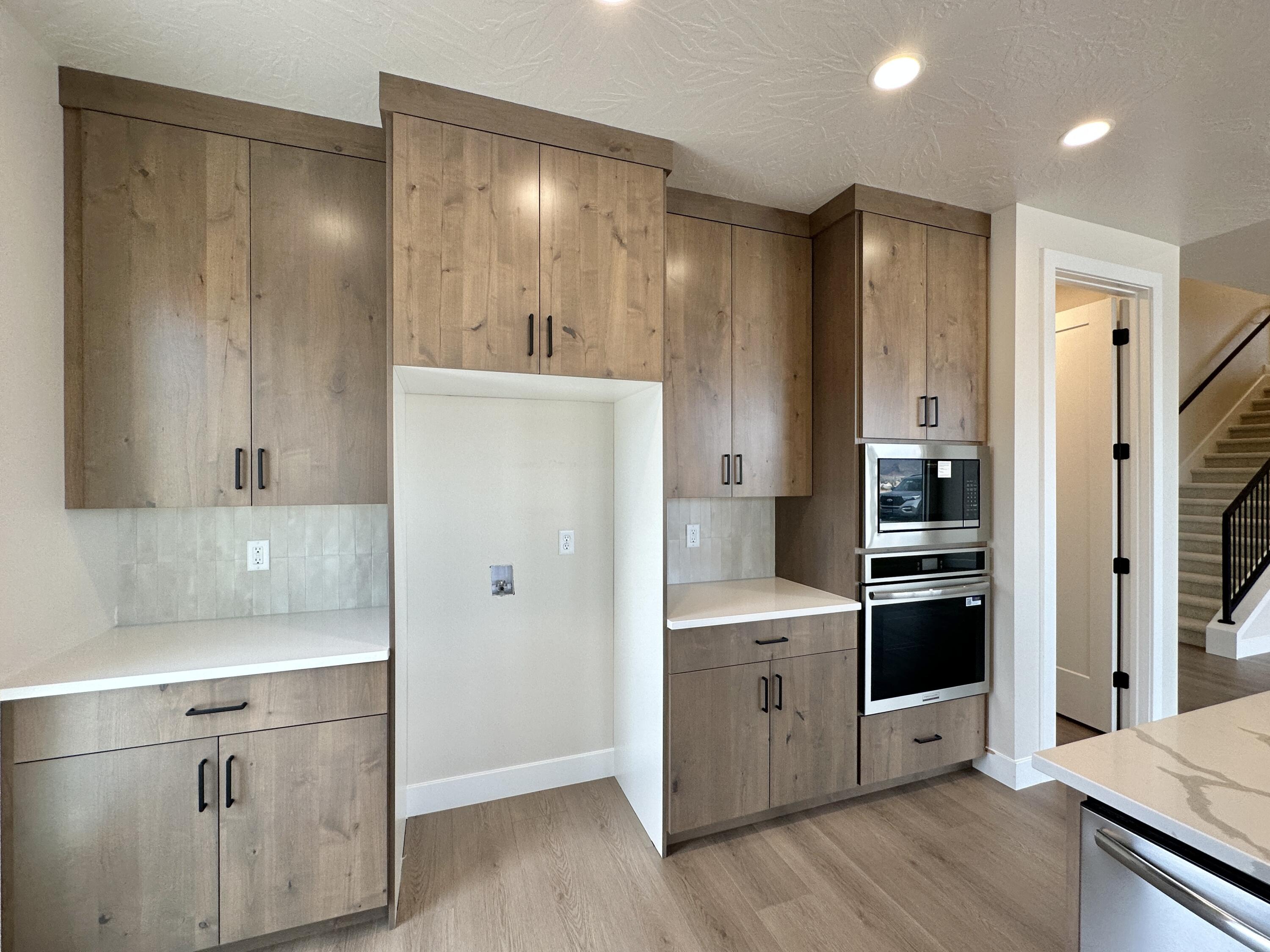 FALCON RIDGE - Residential