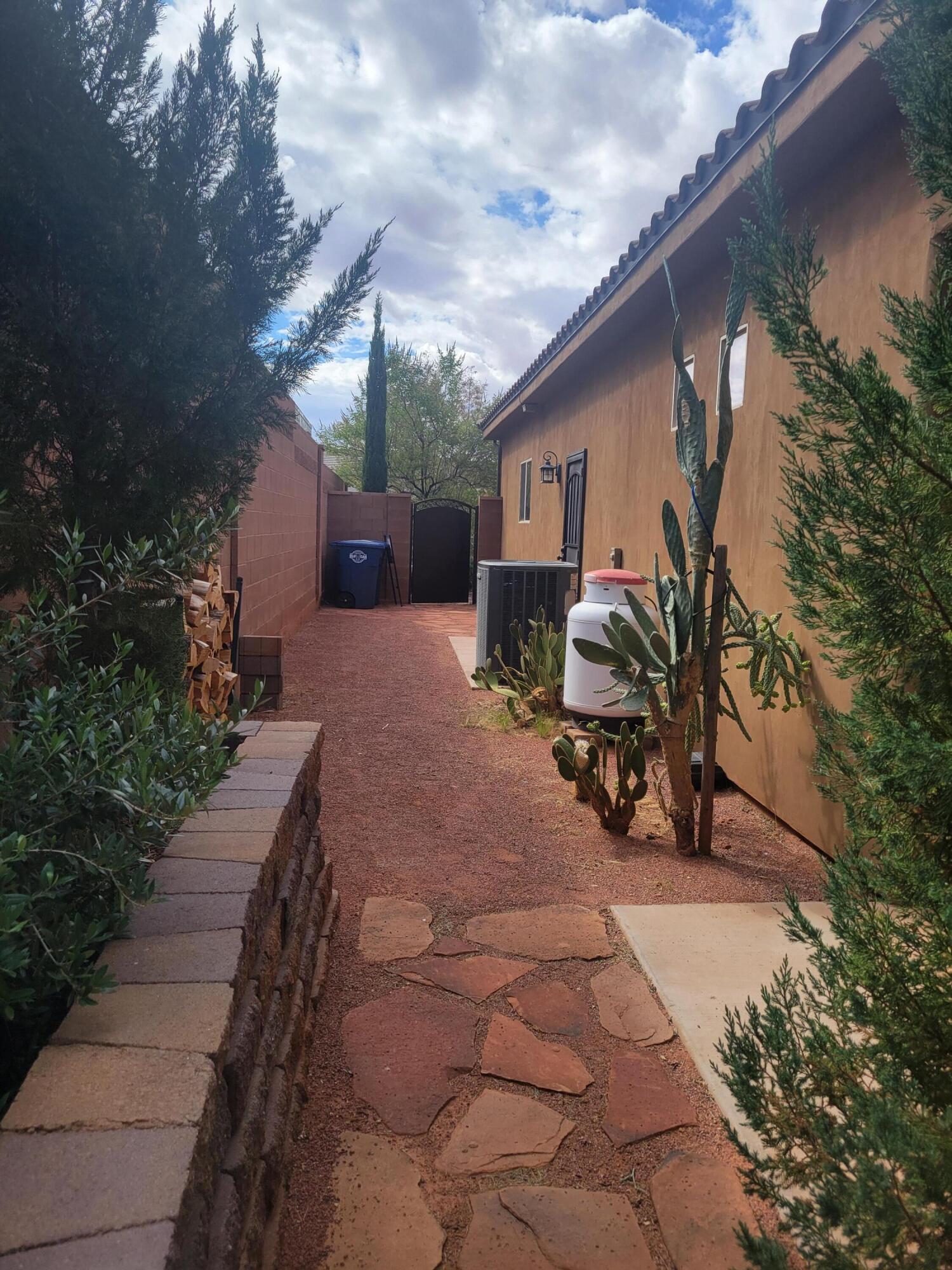 DIXIE SPRINGS - Residential