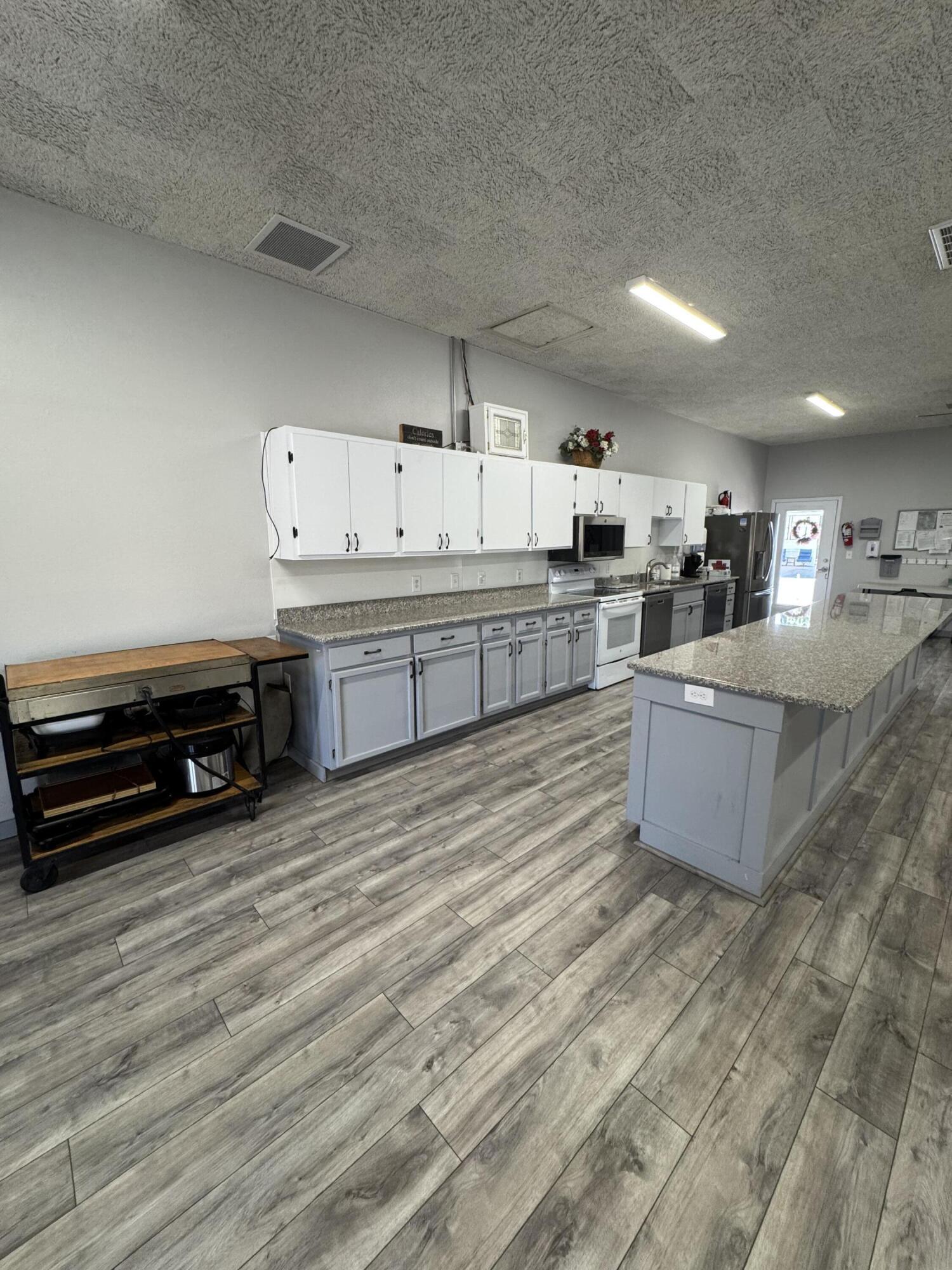 DIXIE DOWNS RV RESORT - Residential