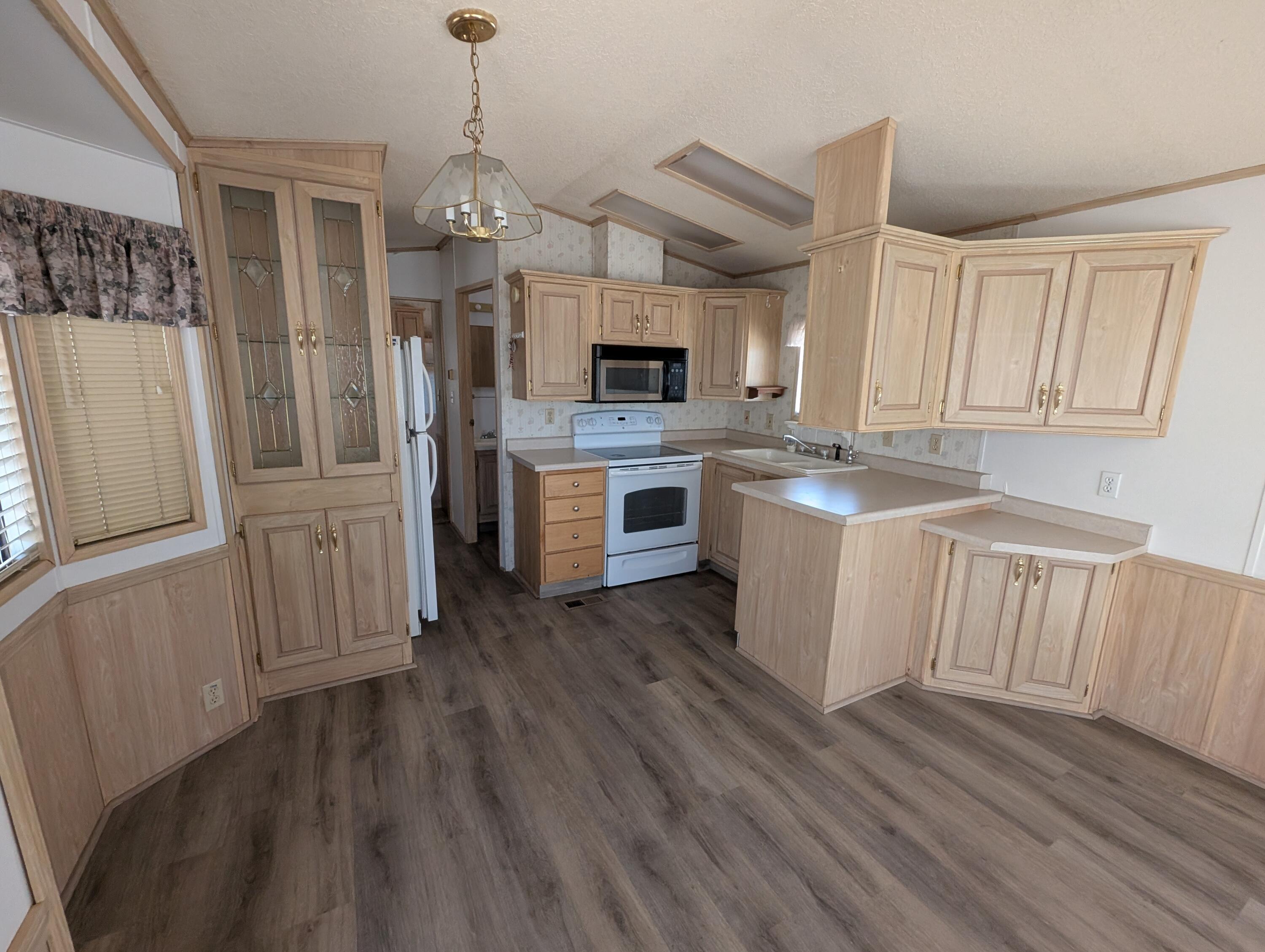 DIXIE DOWNS RV RESORT - Residential