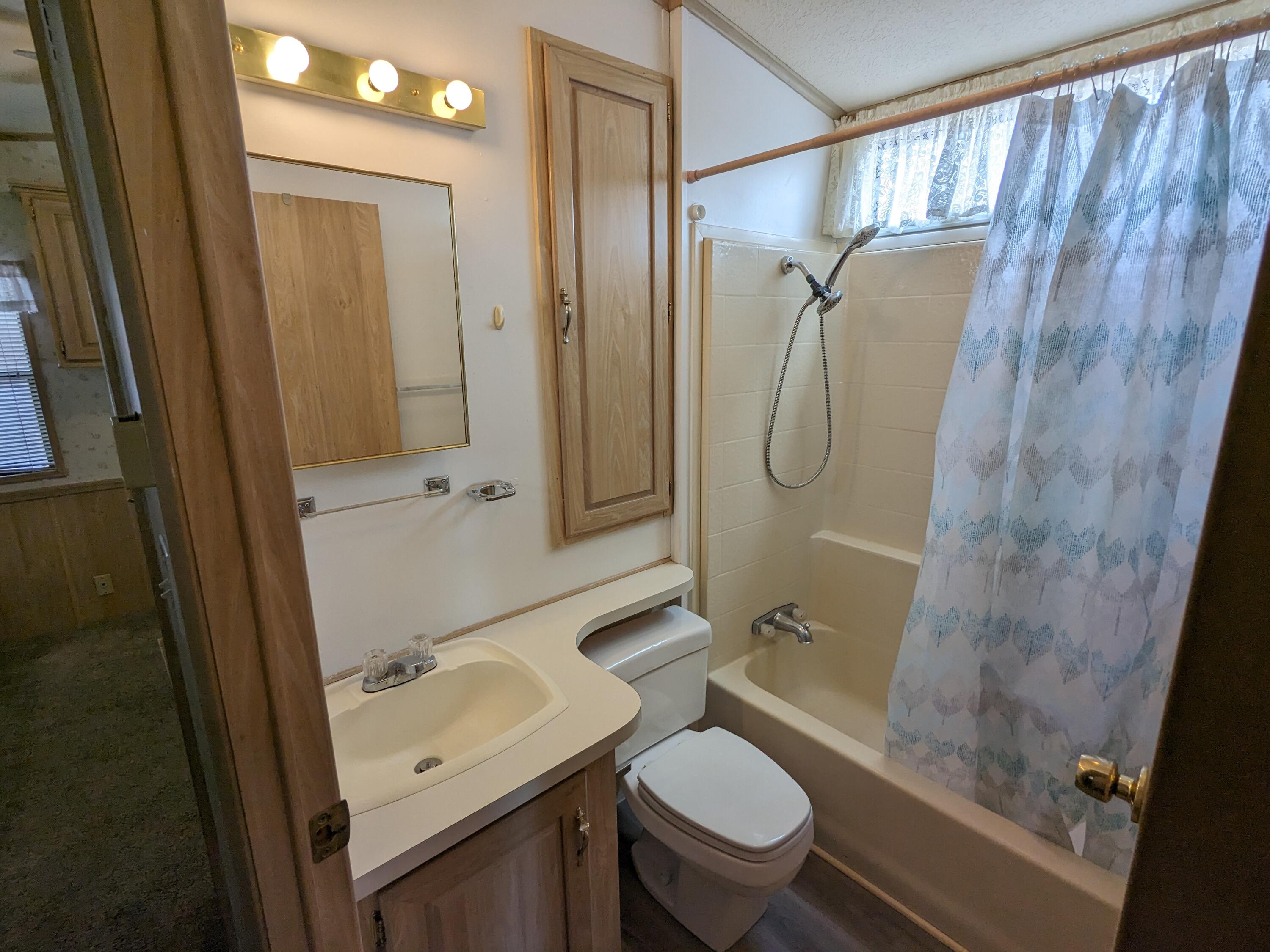 DIXIE DOWNS RV RESORT - Residential