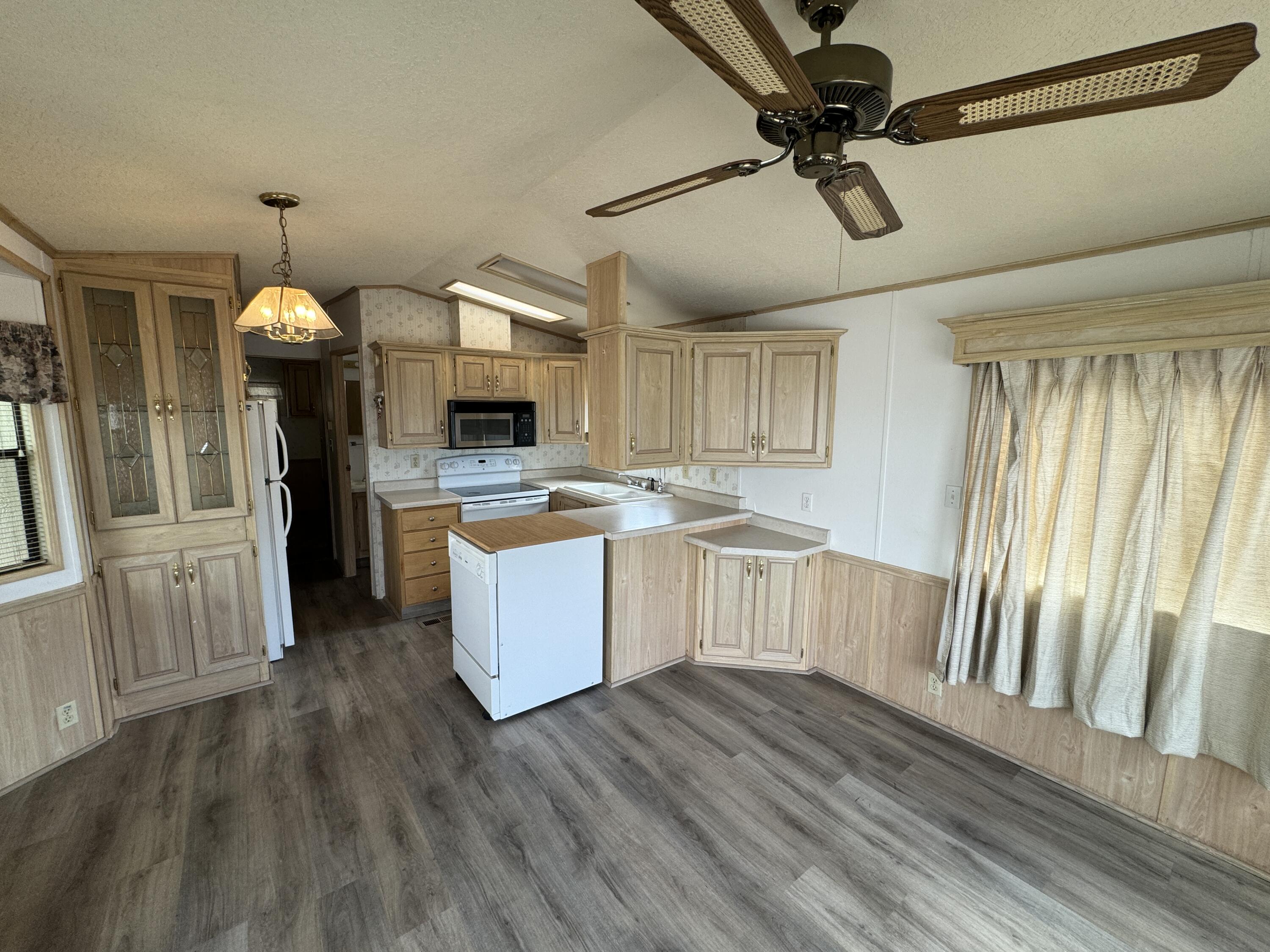 DIXIE DOWNS RV RESORT - Residential