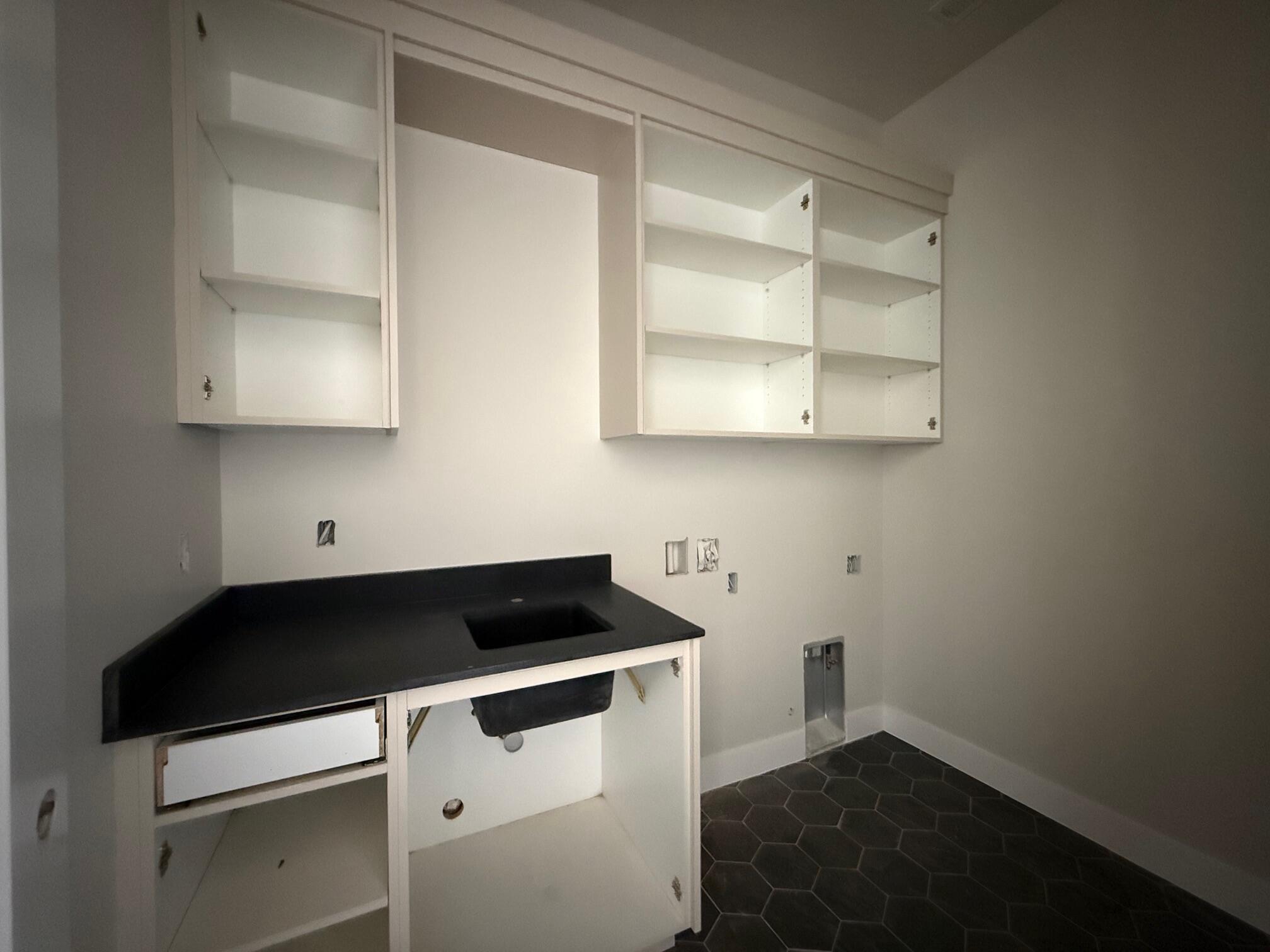 ONYX CANYON - Residential