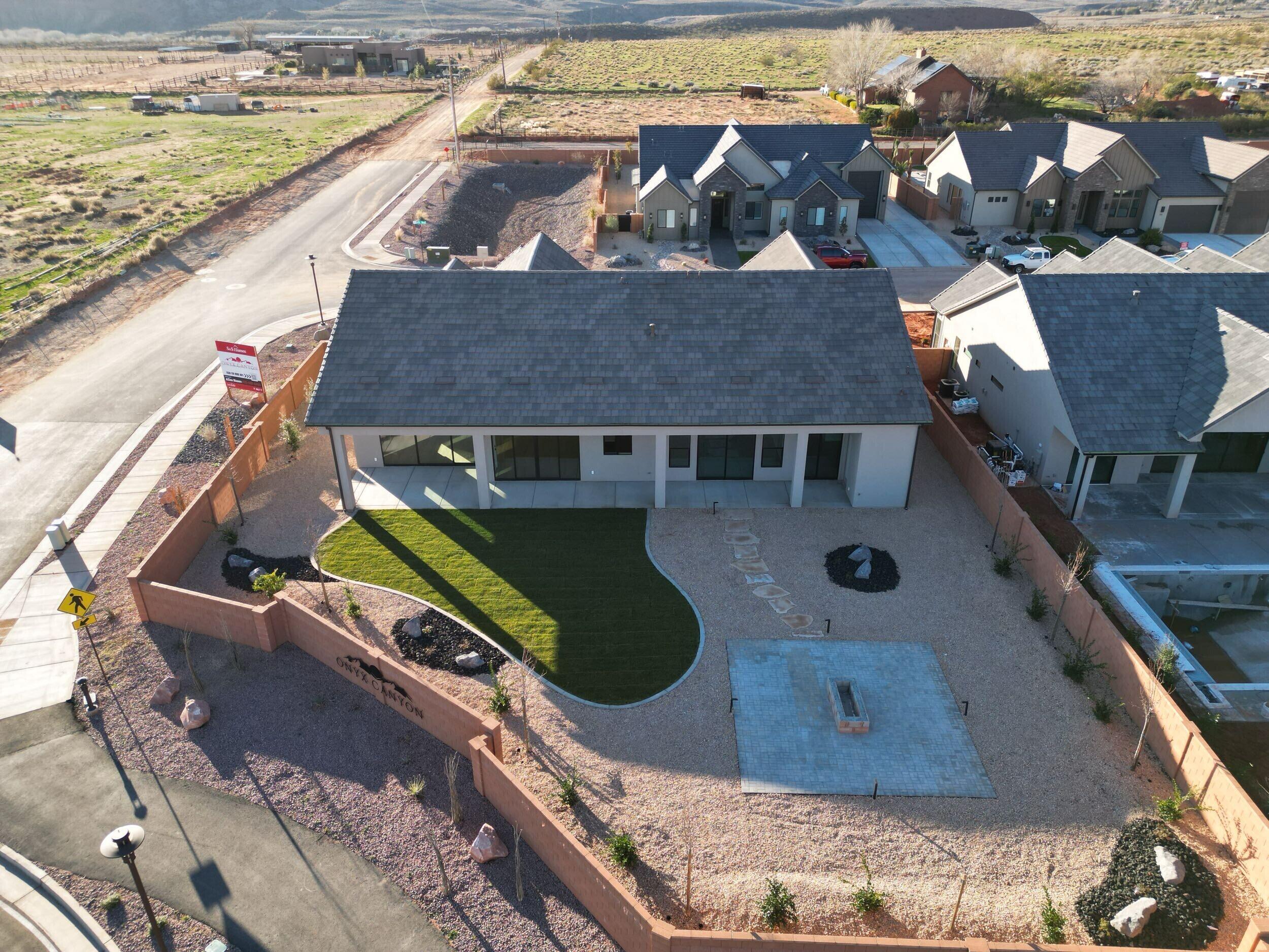 ONYX CANYON - Residential