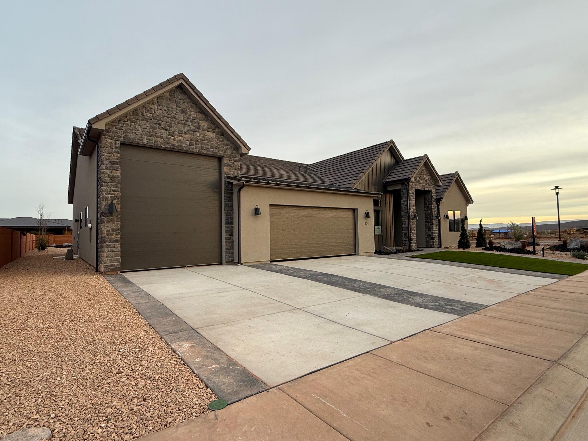 ONYX CANYON - Residential